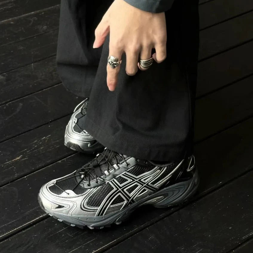 Asics gel kahana tr 4 “gris negra “