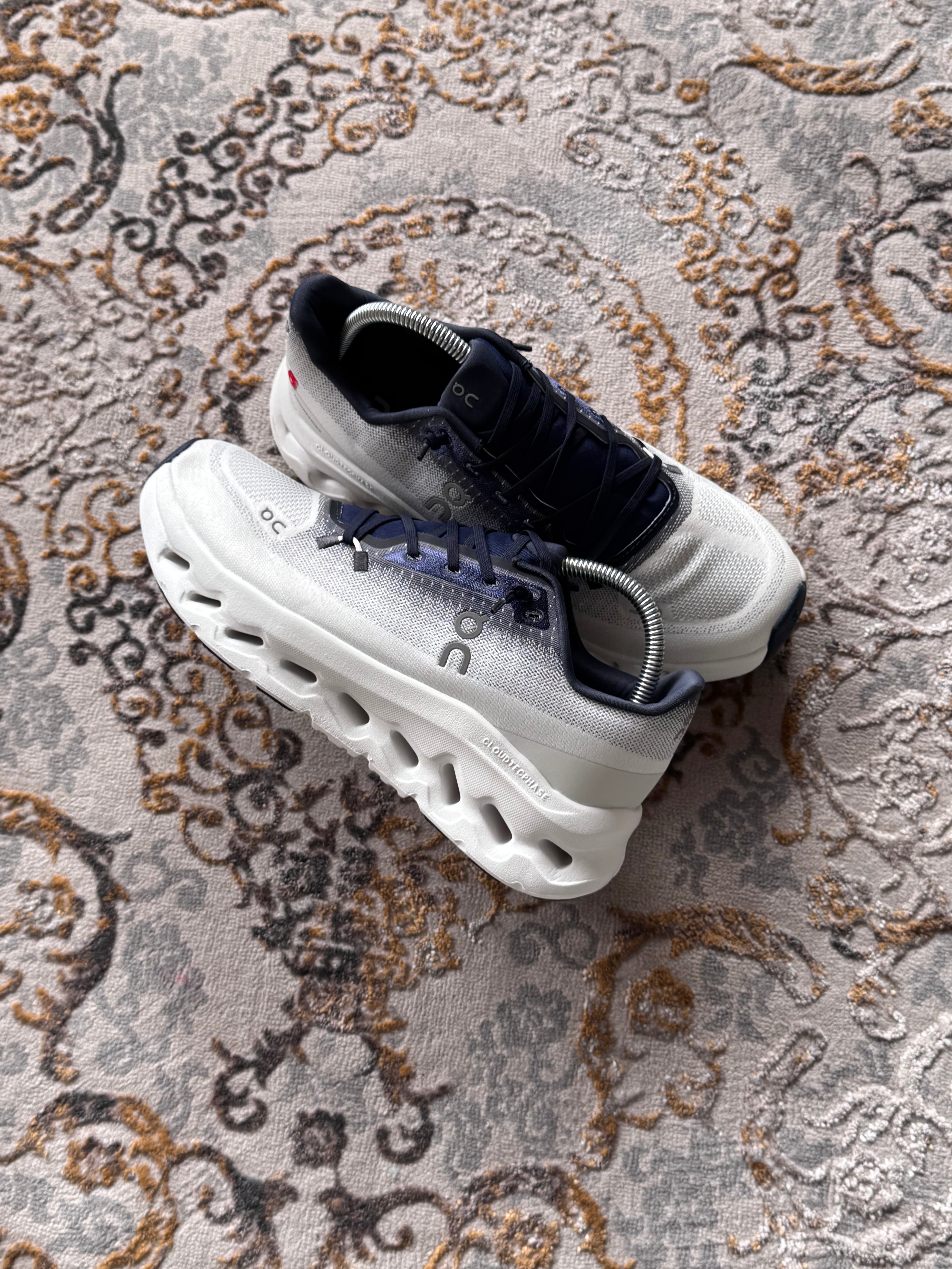 On cloud tilt “blanco azul “