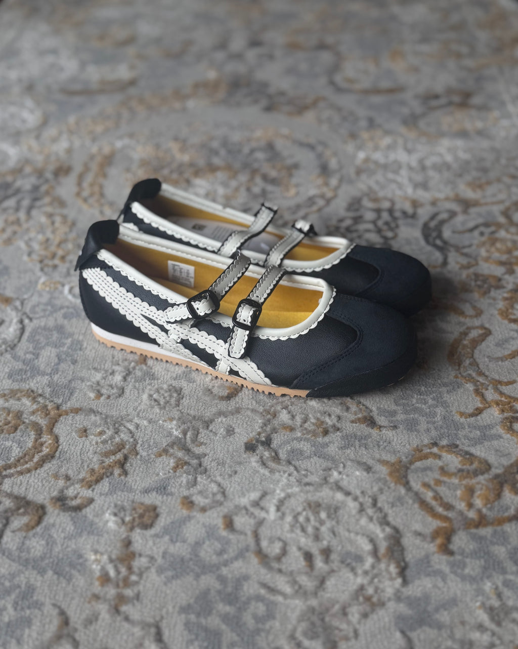 Onitsuka Tiger ballet Flats “negro “