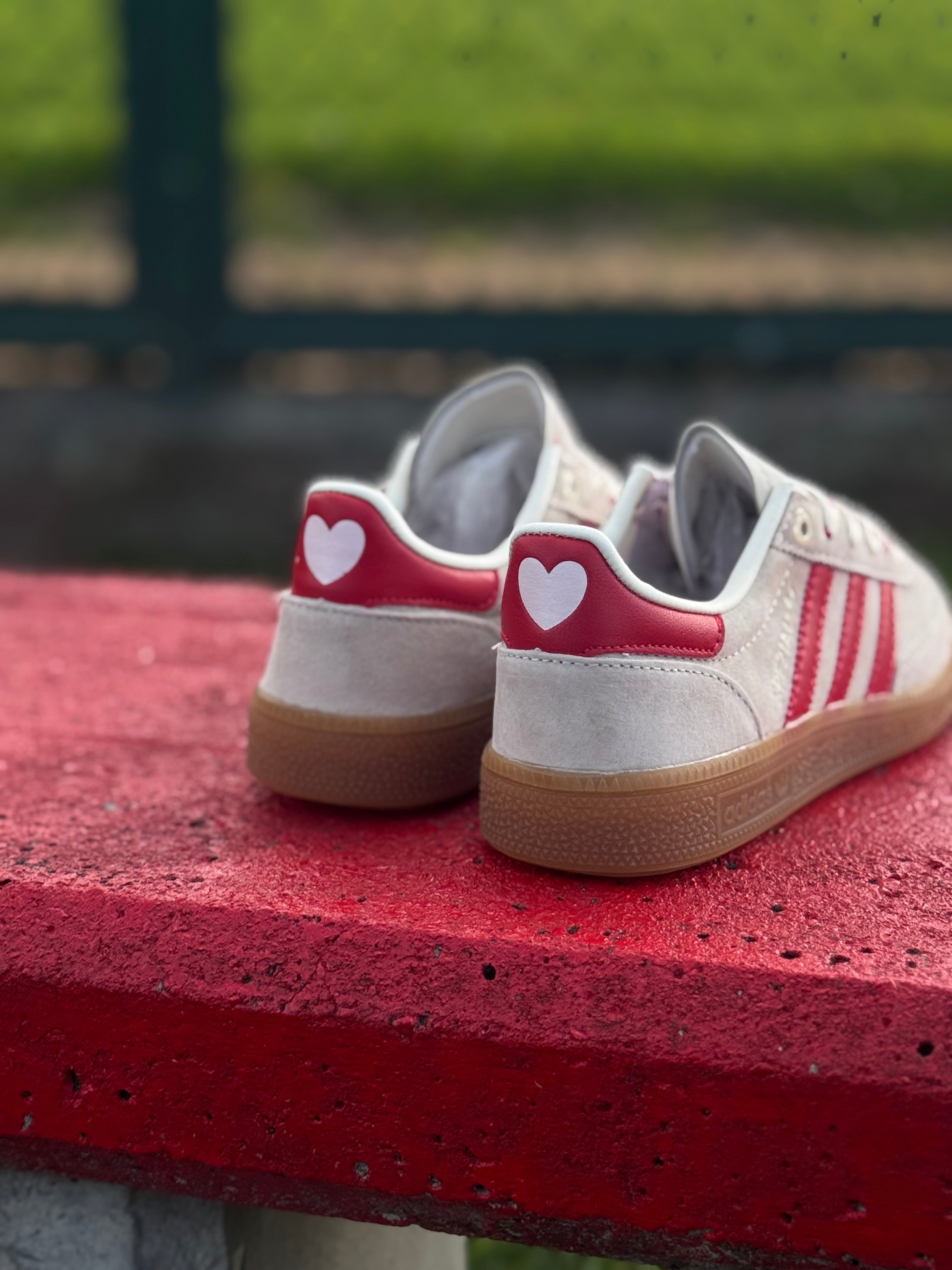 Adidas spezial “san Valentín”