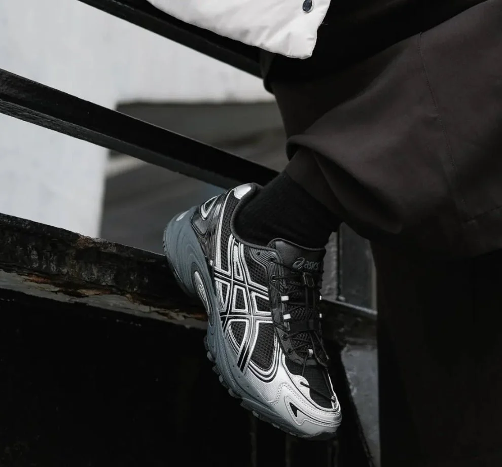 Asics gel kahana tr 4 “gris negra “