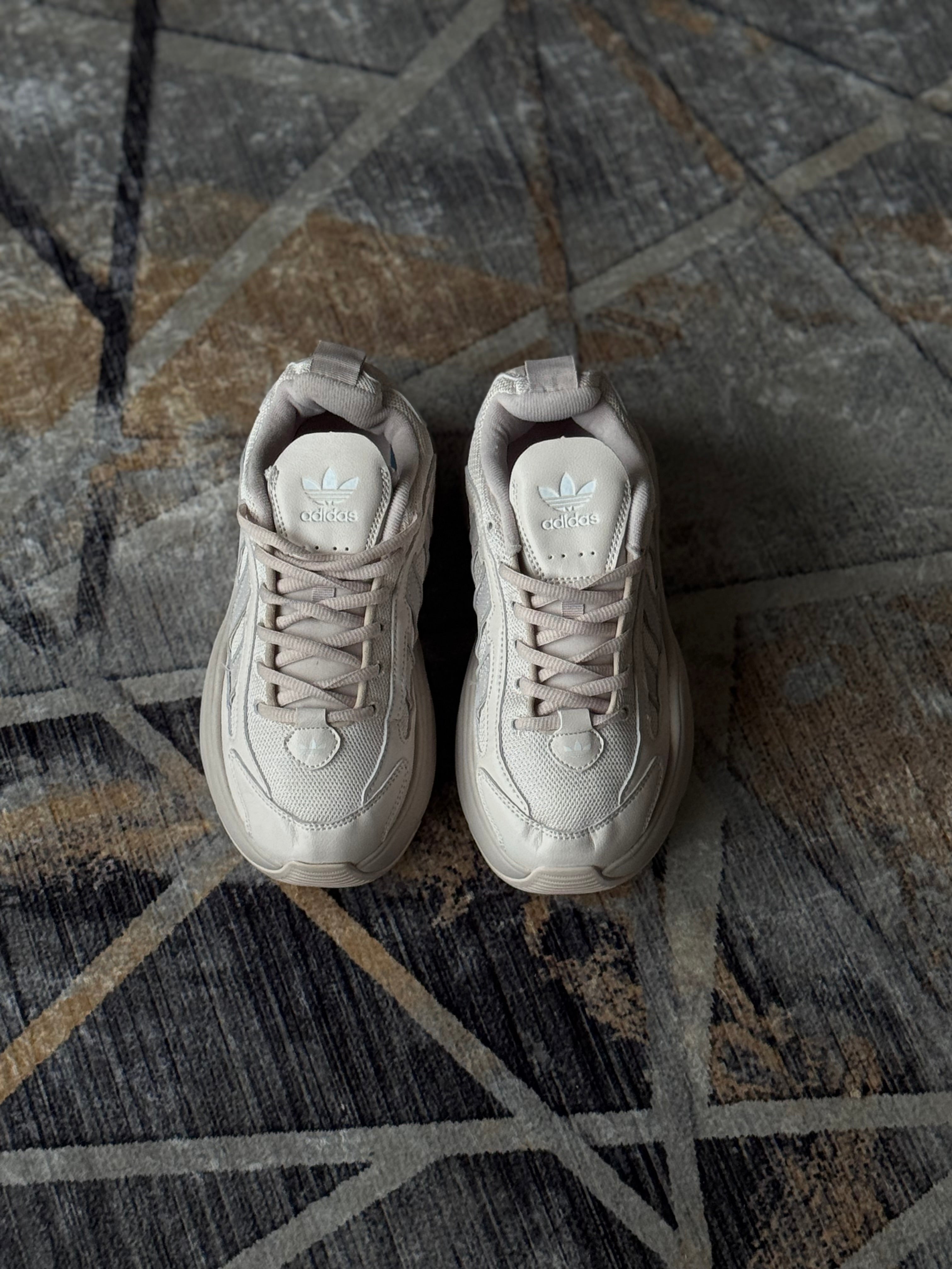 Adías ozgaia “beige”