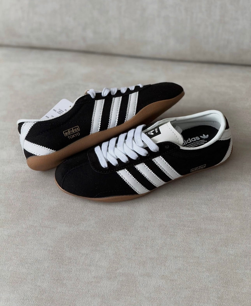 Adidas Tokyo “ negro blanco”