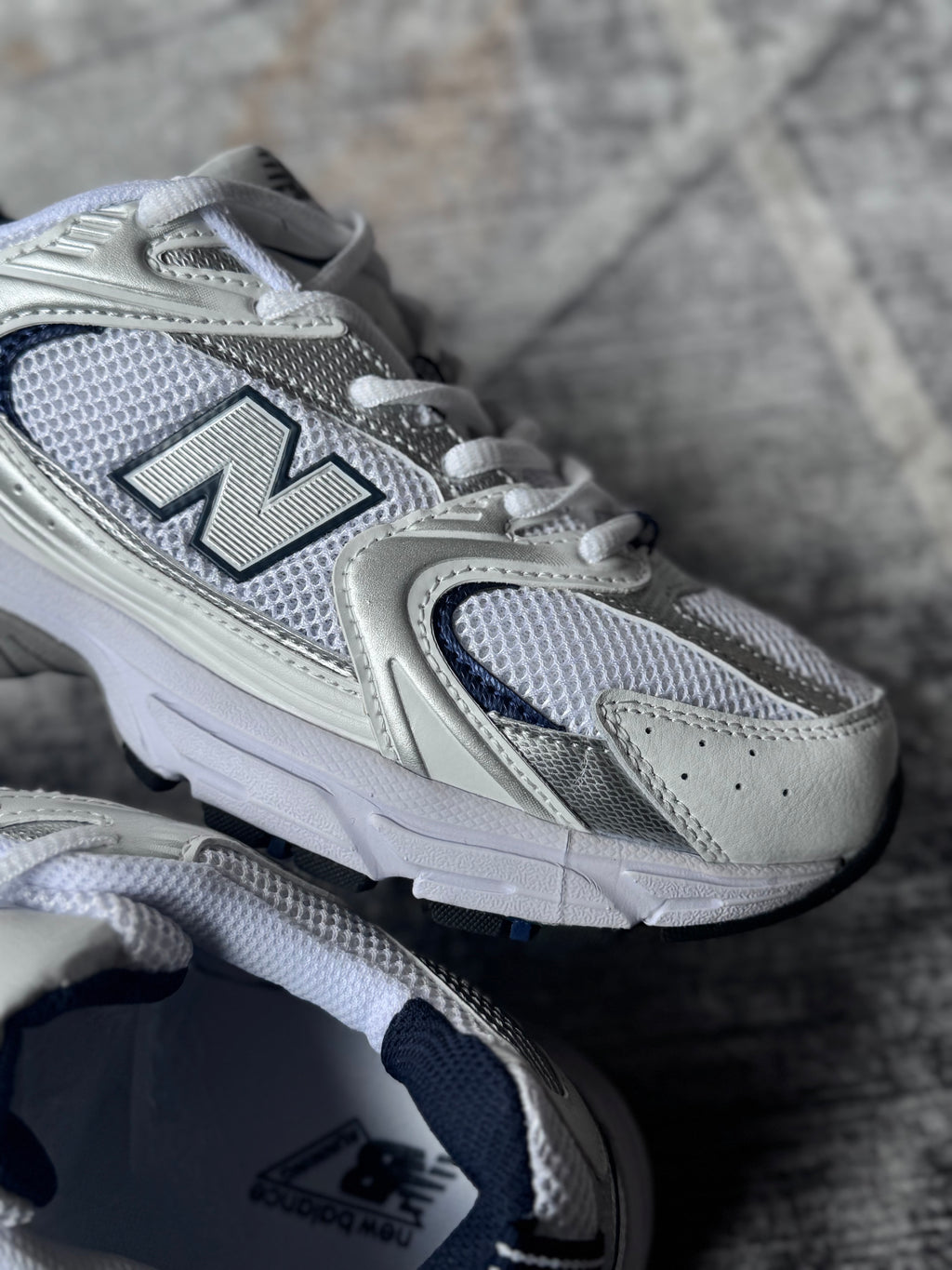 New Balance 530 white navy