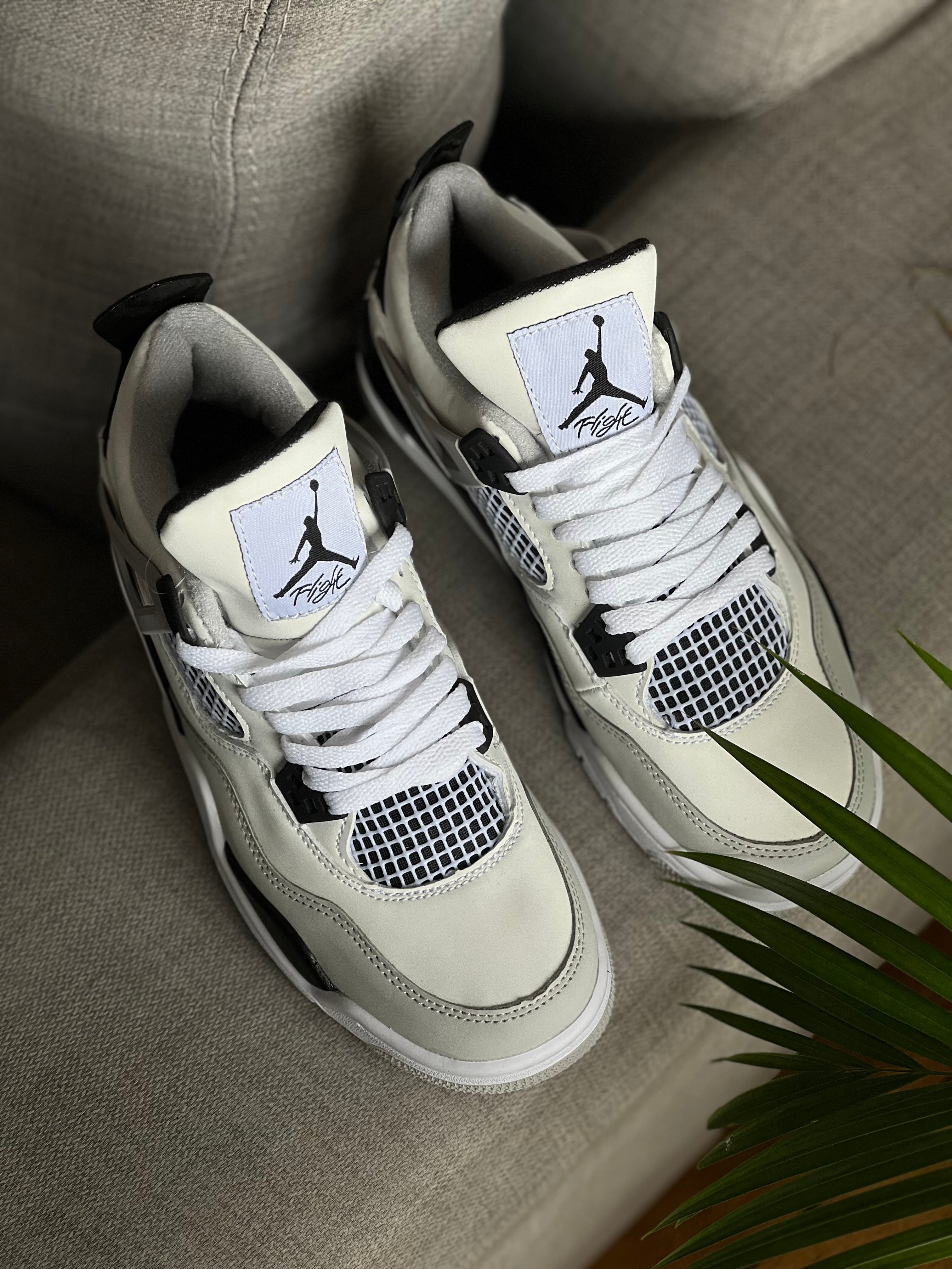 Nike Jordan 4 “military black”
