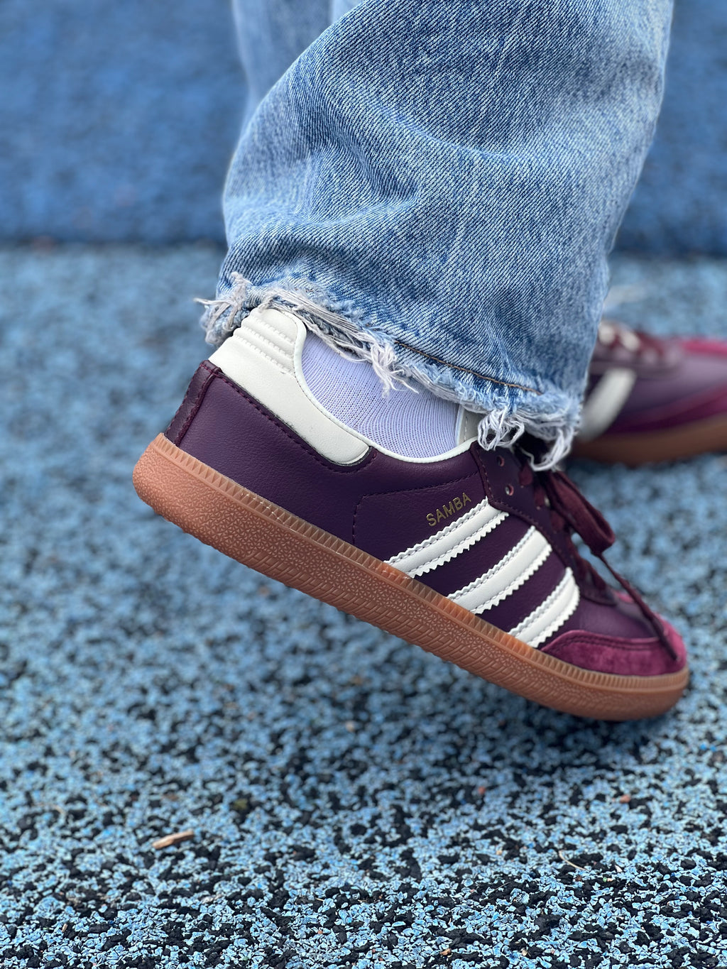 Samba og burgundy 
adidas