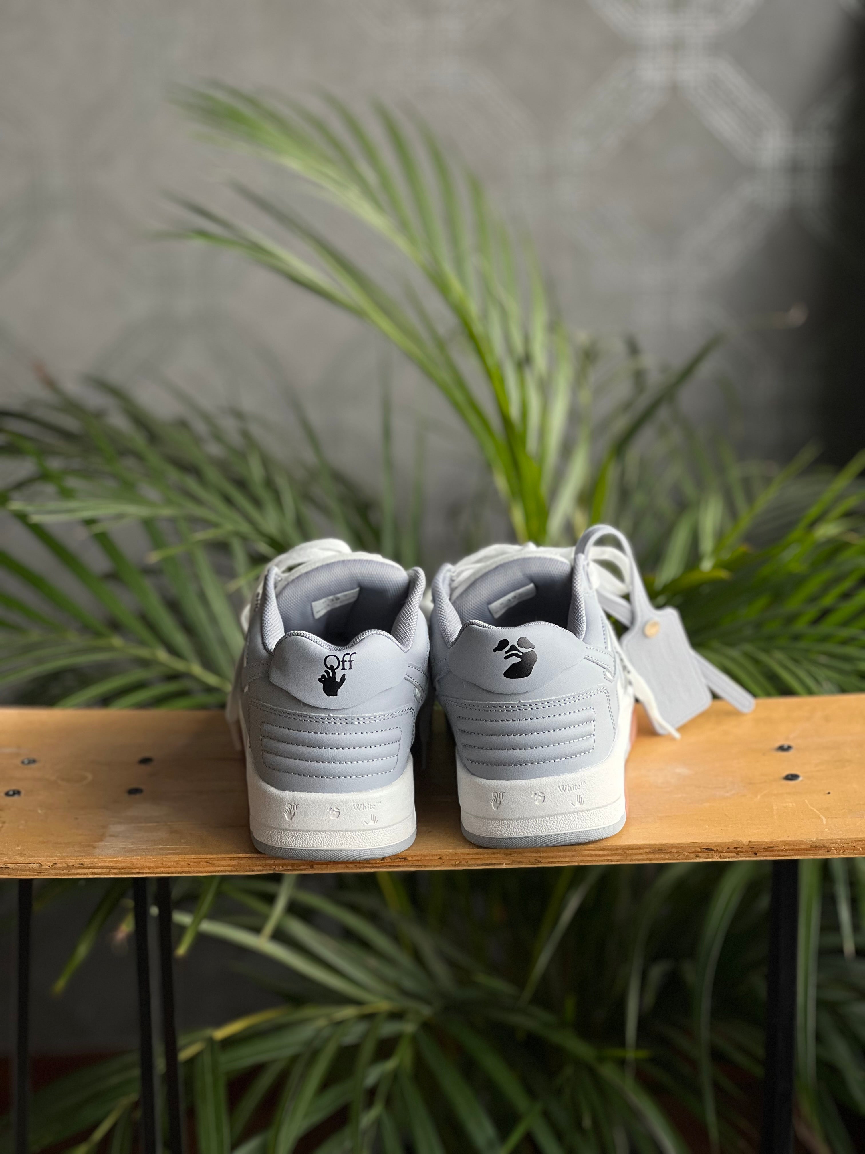 Off white “out of office blanco gris