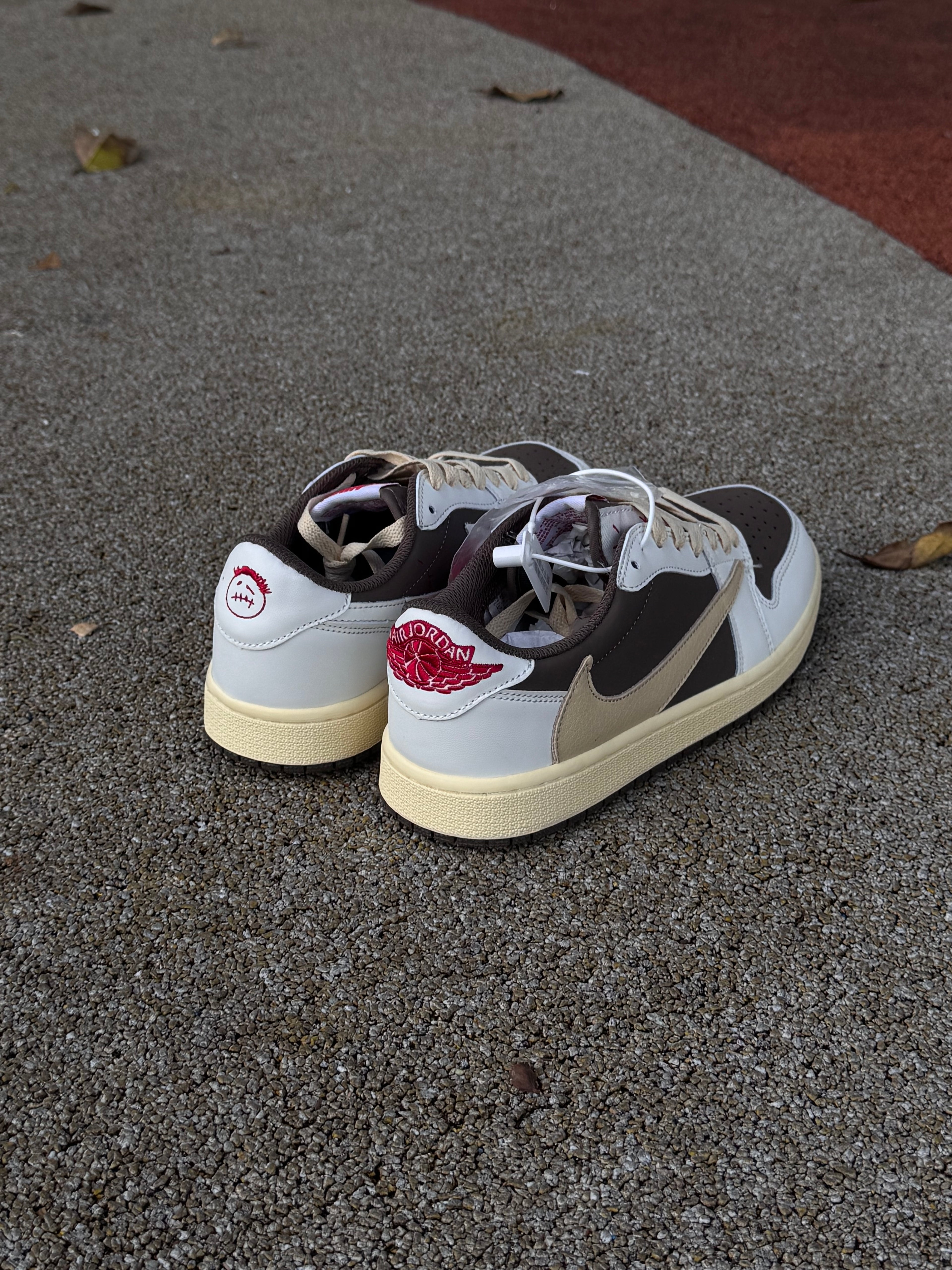 Nike Air Jordan 1 low x Travis scott “revese mocha”