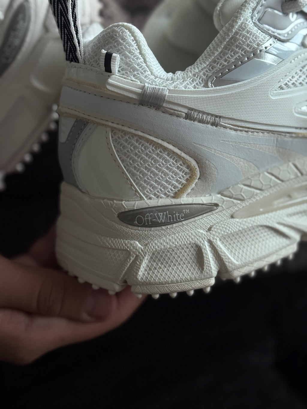 OFF-WHITE Be Right Back beige