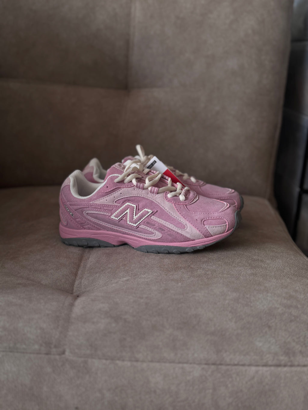 New balance 204L “pink taffy”