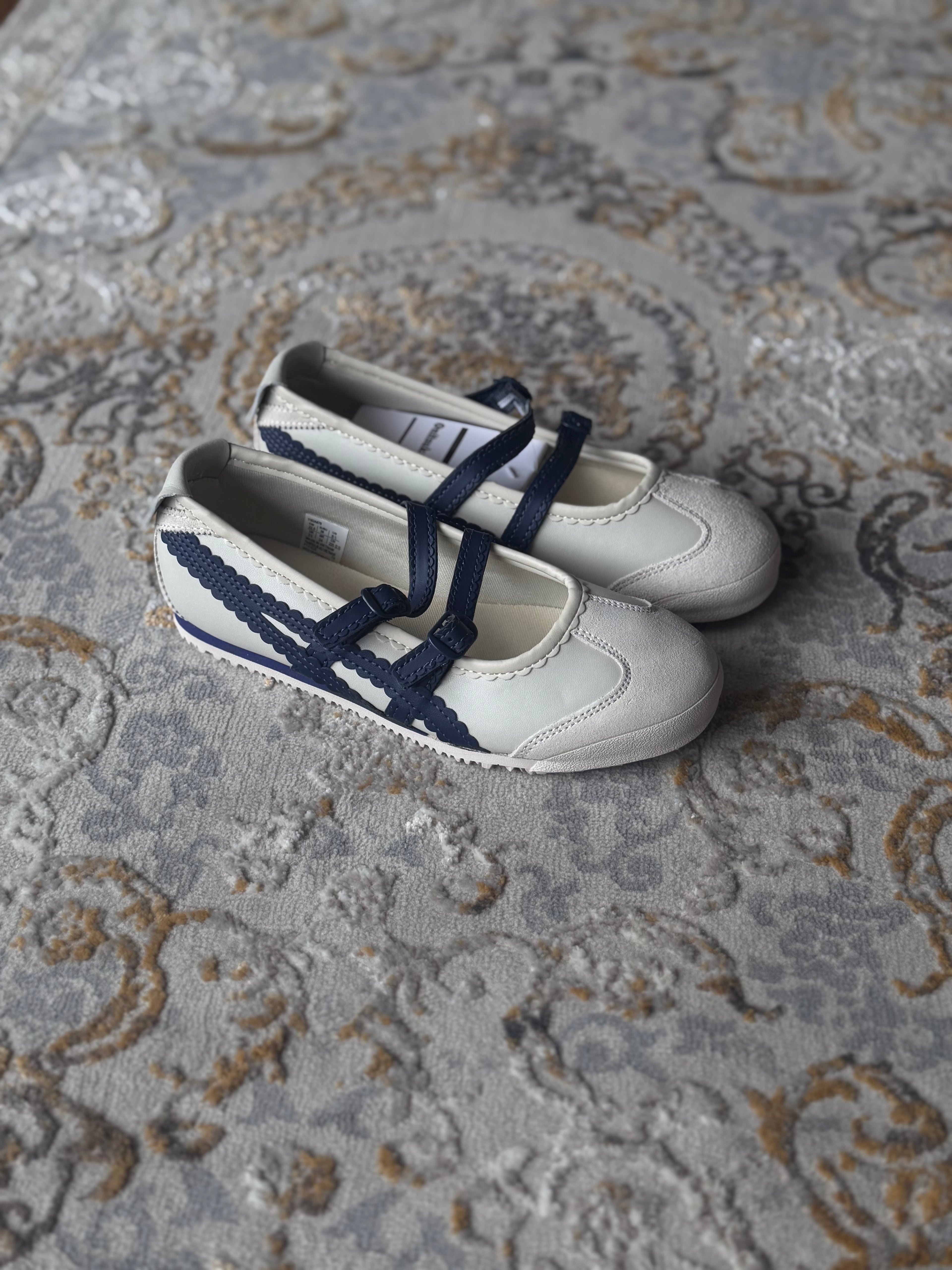 Onitsuka Tiger ballet Flats “blanco azul “