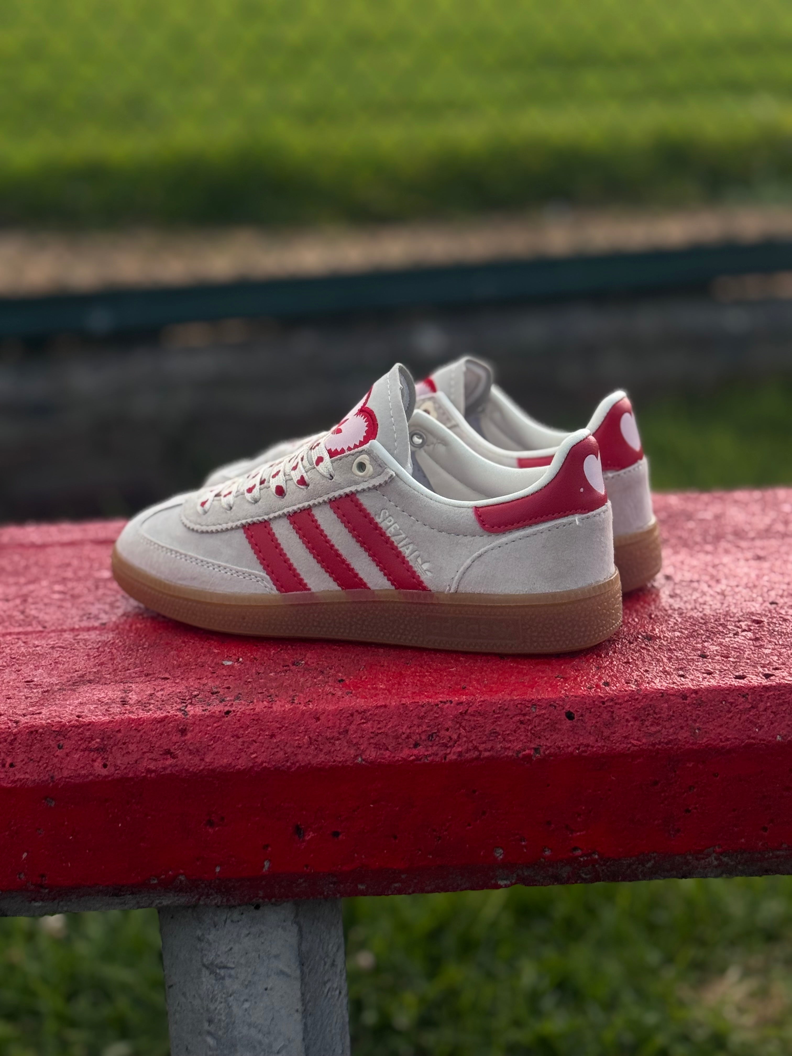 Adidas spezial “san Valentín”