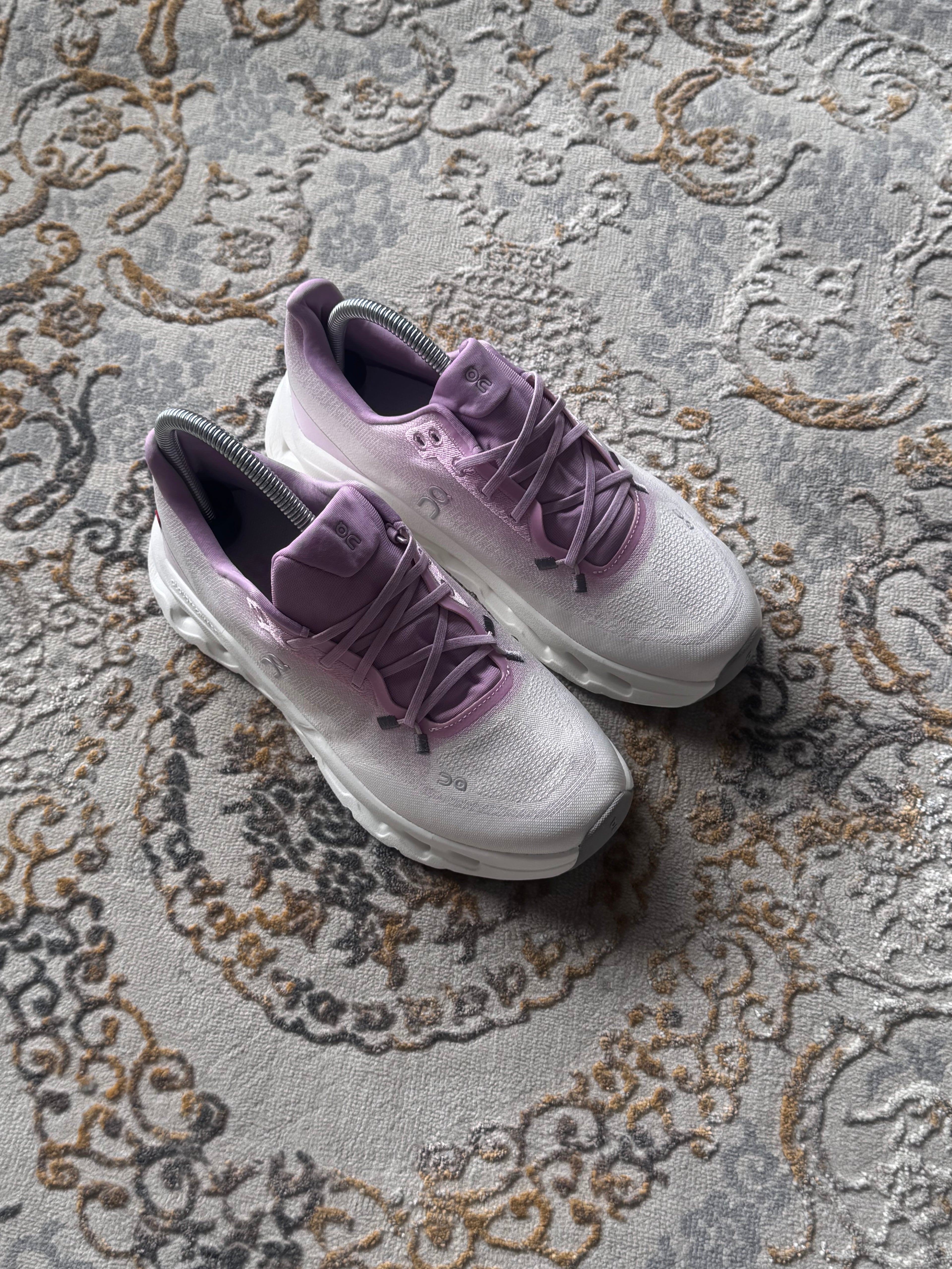 On cloud tilt “blanco rosa”