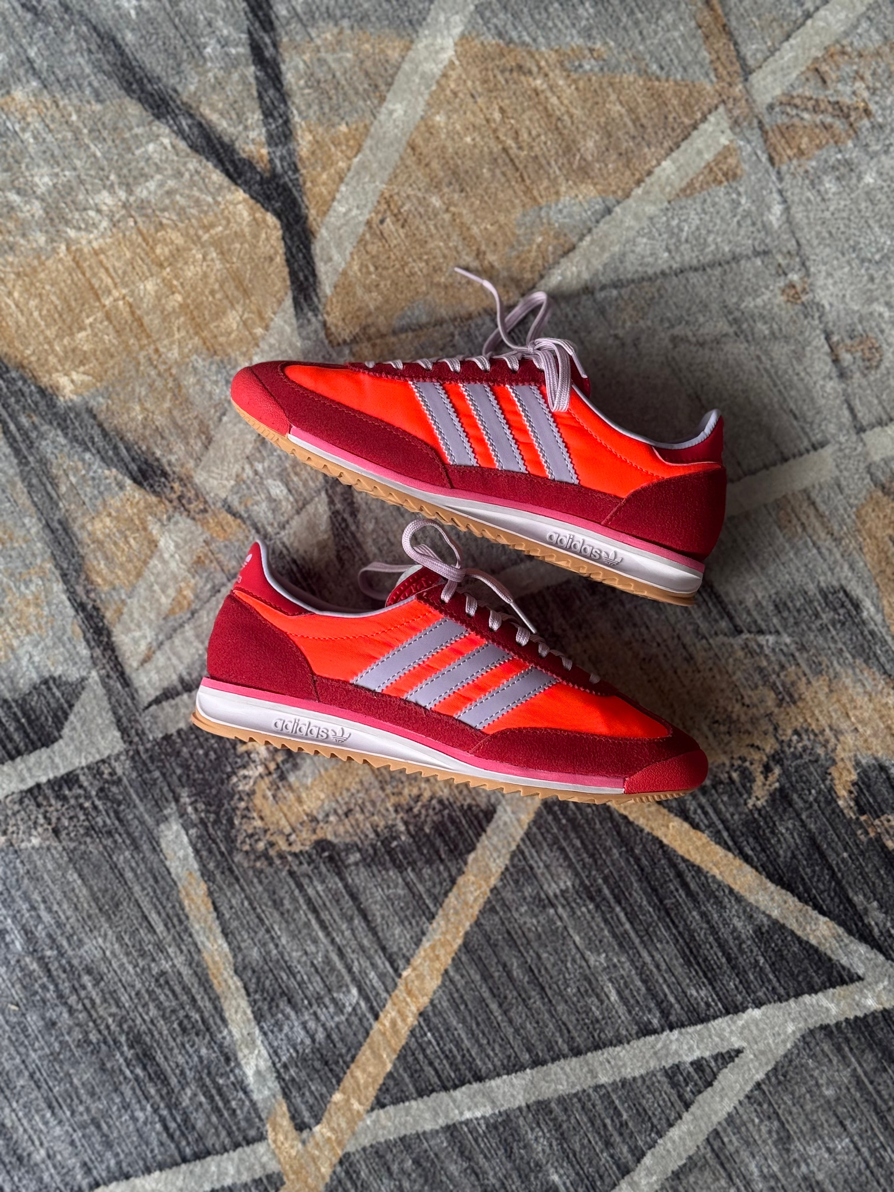 Adidas  SL 72 og “Rosa flúor”