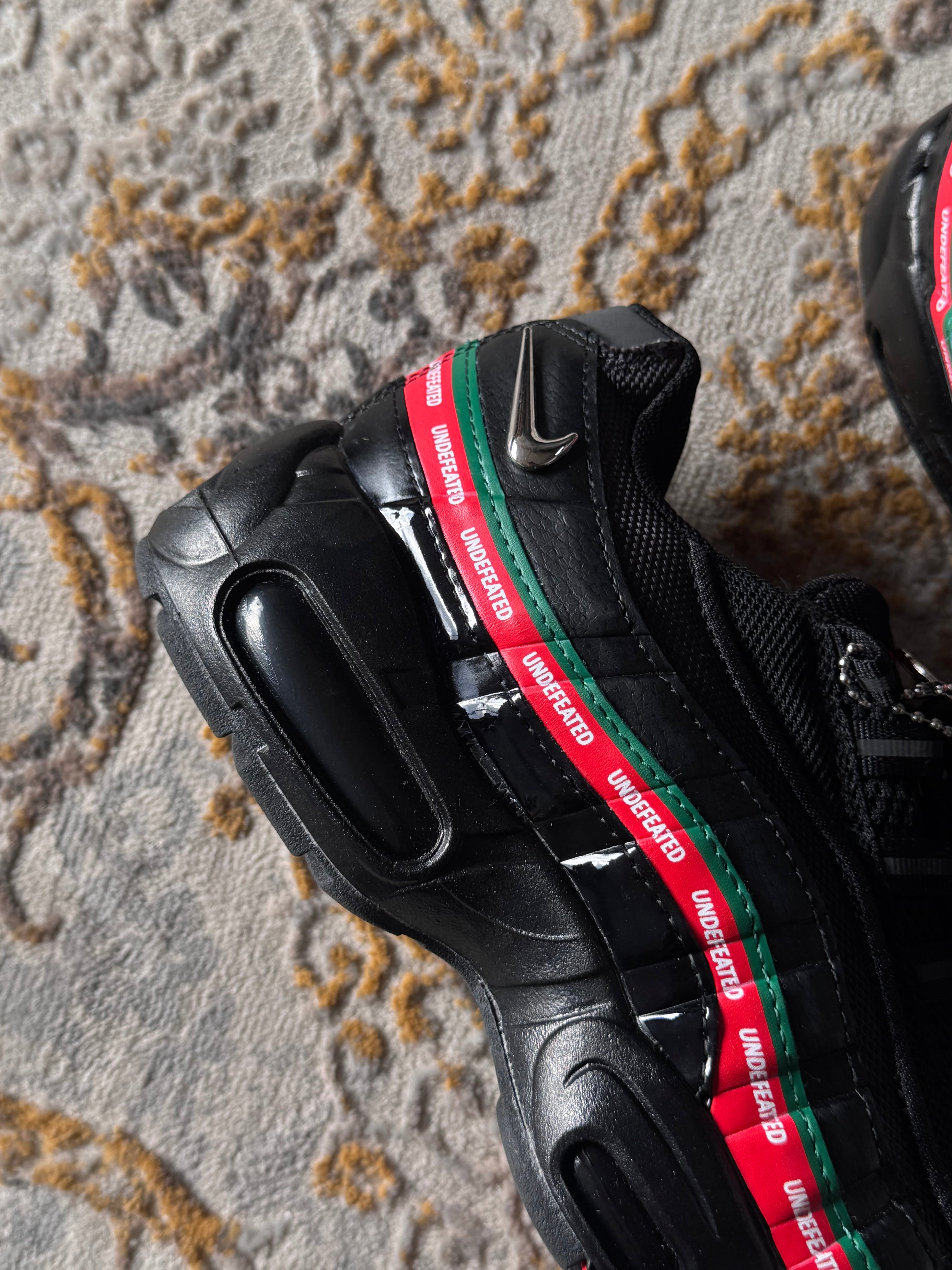 Nike Air Max 95 x undefeated negra