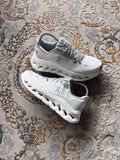 On cloud tilt “blanco gris”
