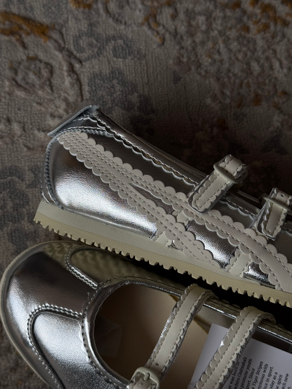 Onitsuka Tiger ballet Flats “silver “