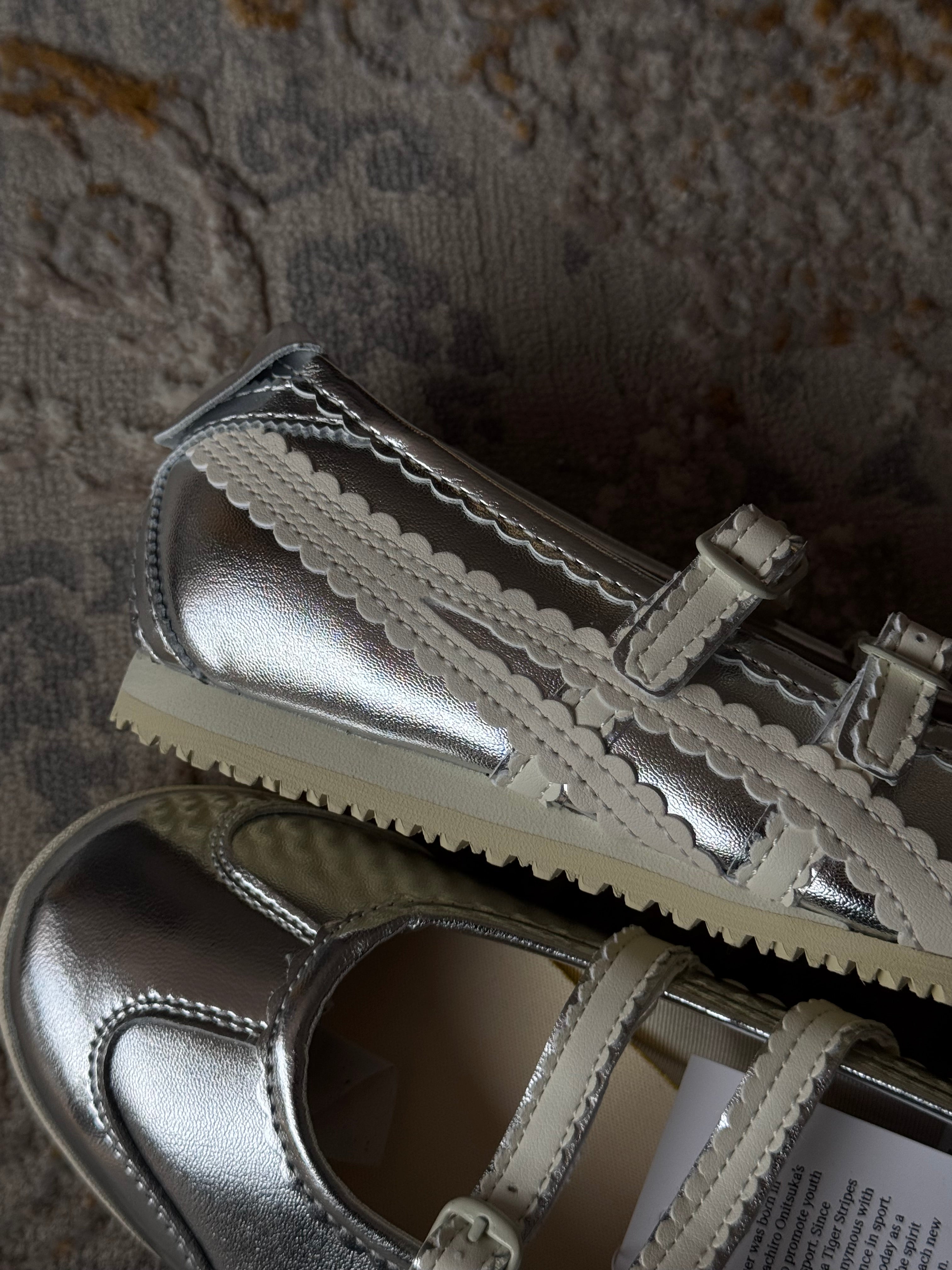 Onitsuka Tiger ballet Flats “silver “