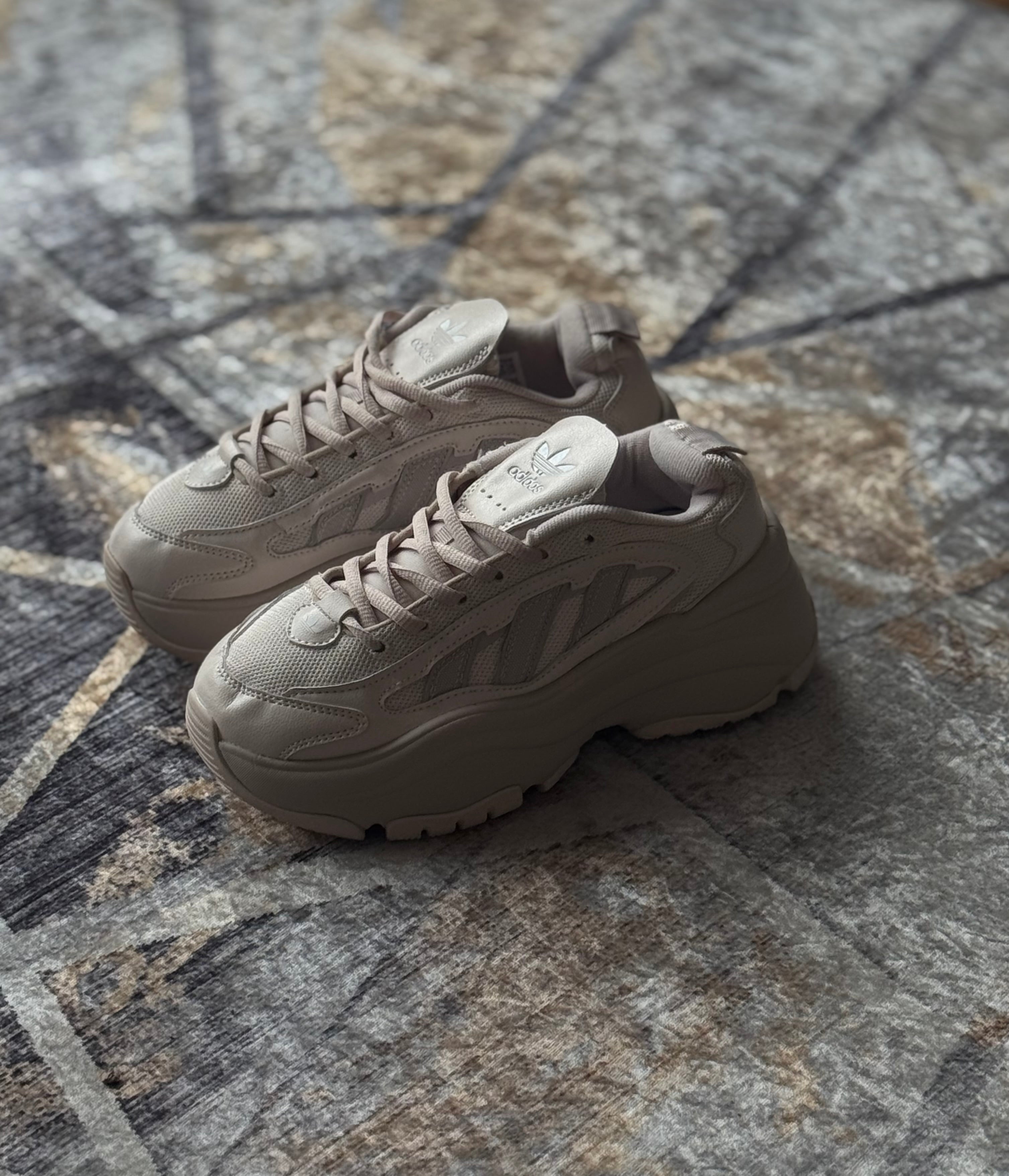 Adías ozgaia “beige”