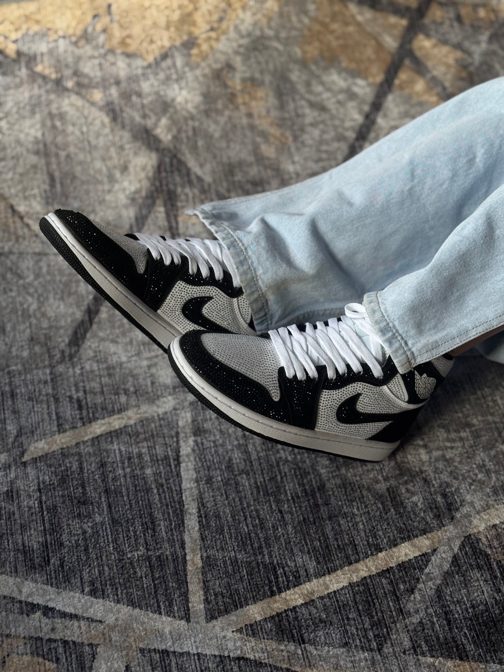 Nike Jordan 1 panda x swarovski