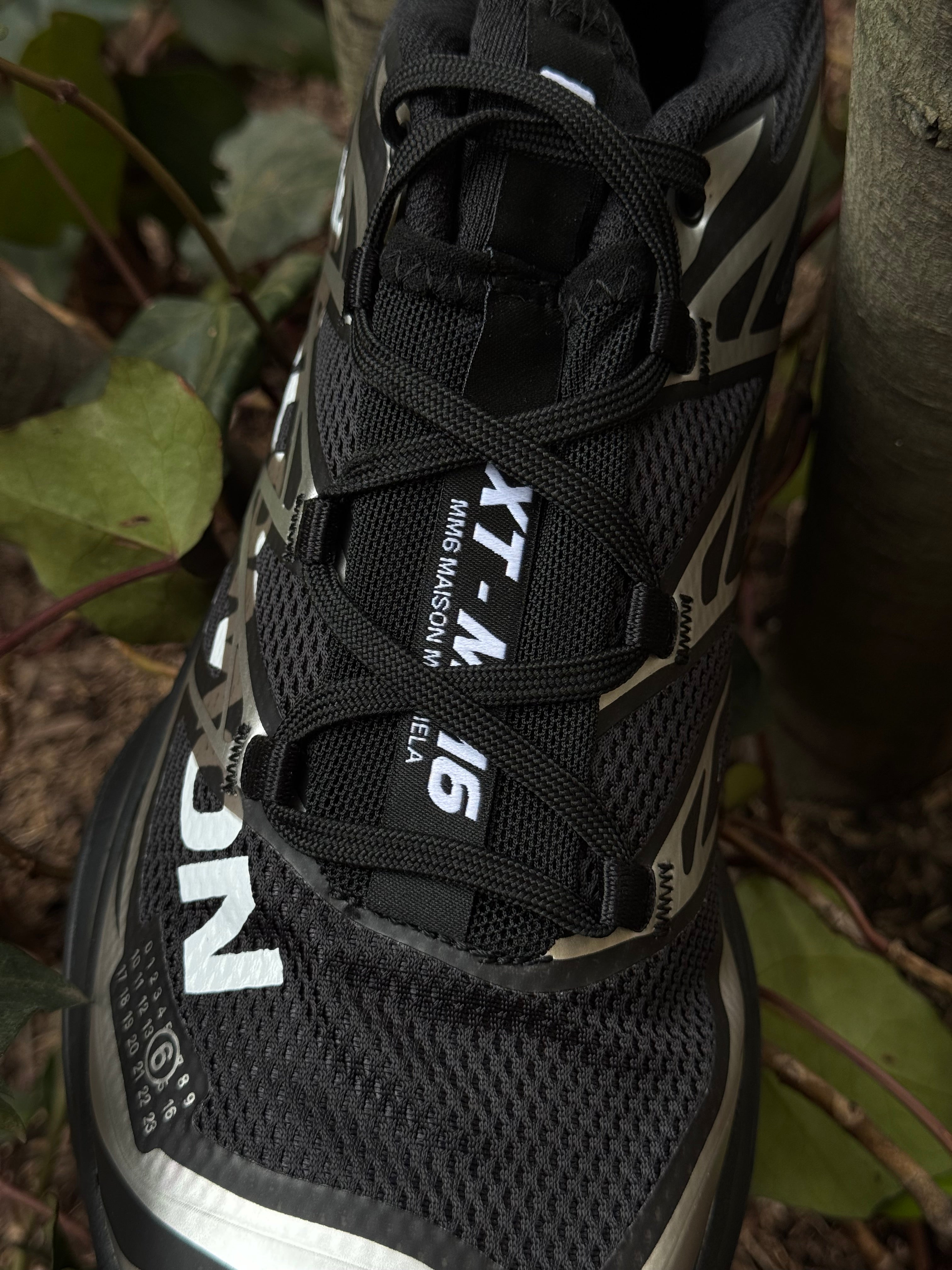 Salomón mm6 x maison margiela “negro”