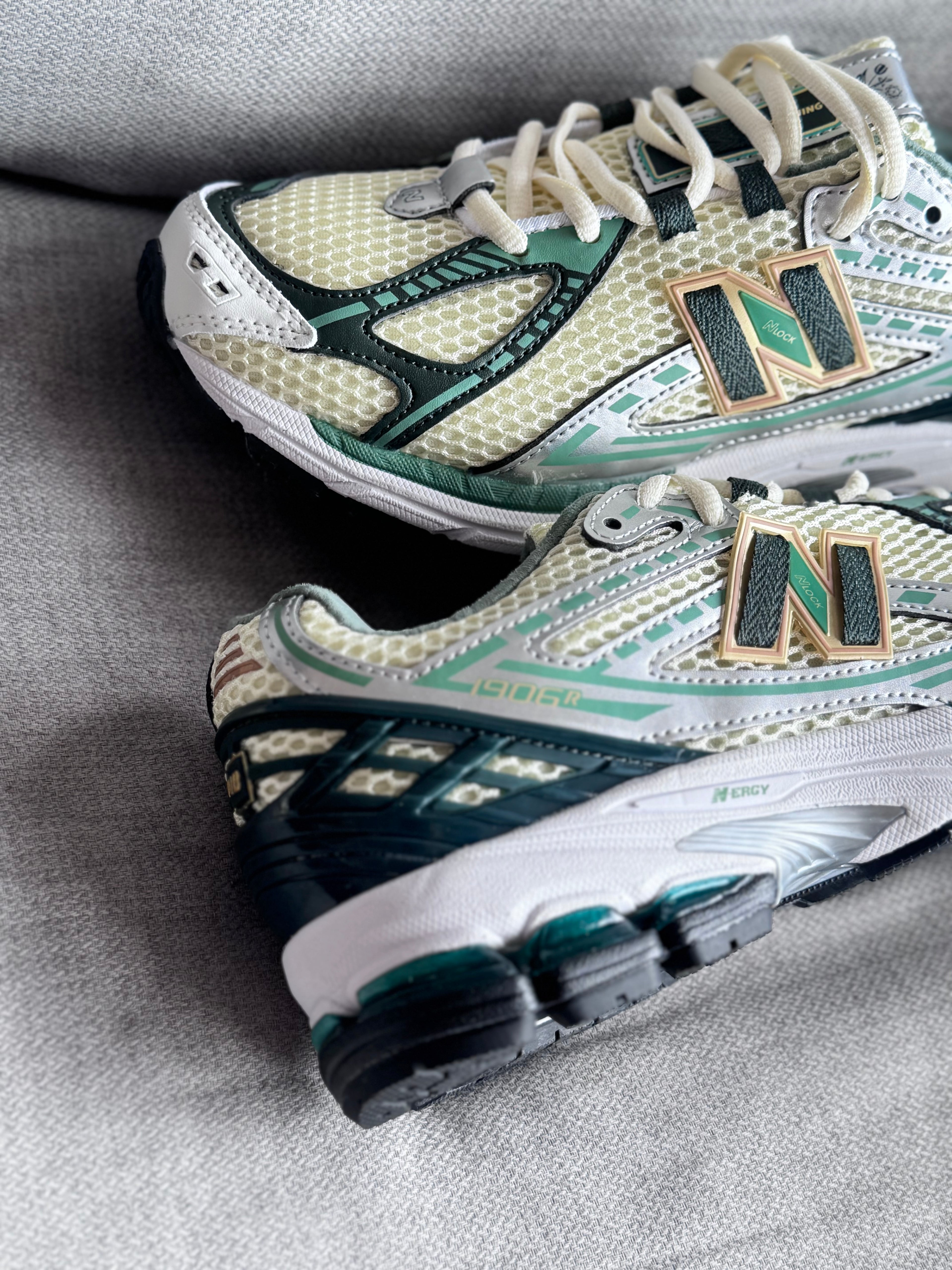 New Balance 1906 r