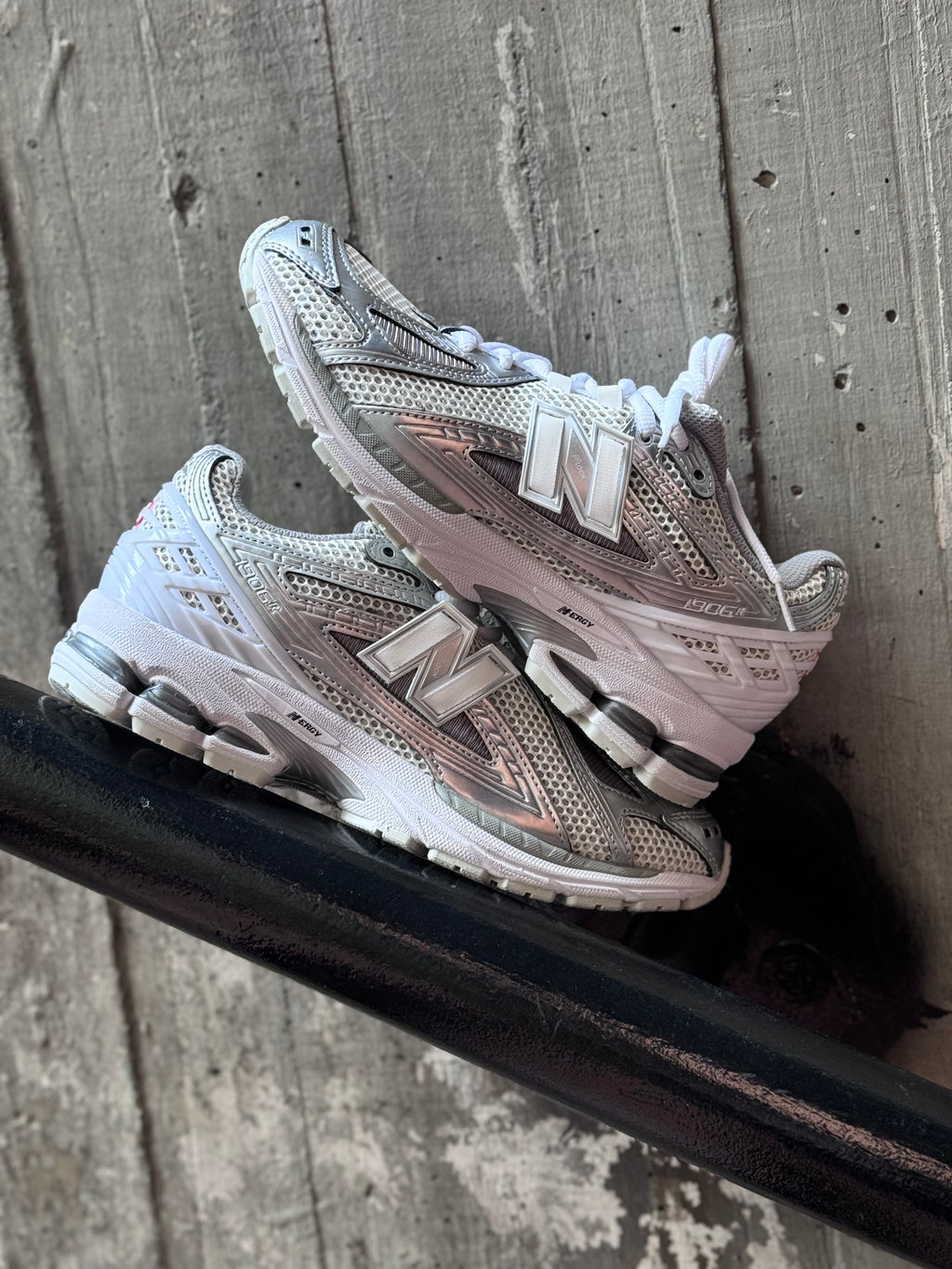 New Balance 1906 r”silver”