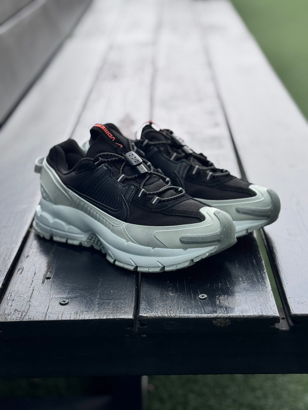 Nike Vomero roam gris negro