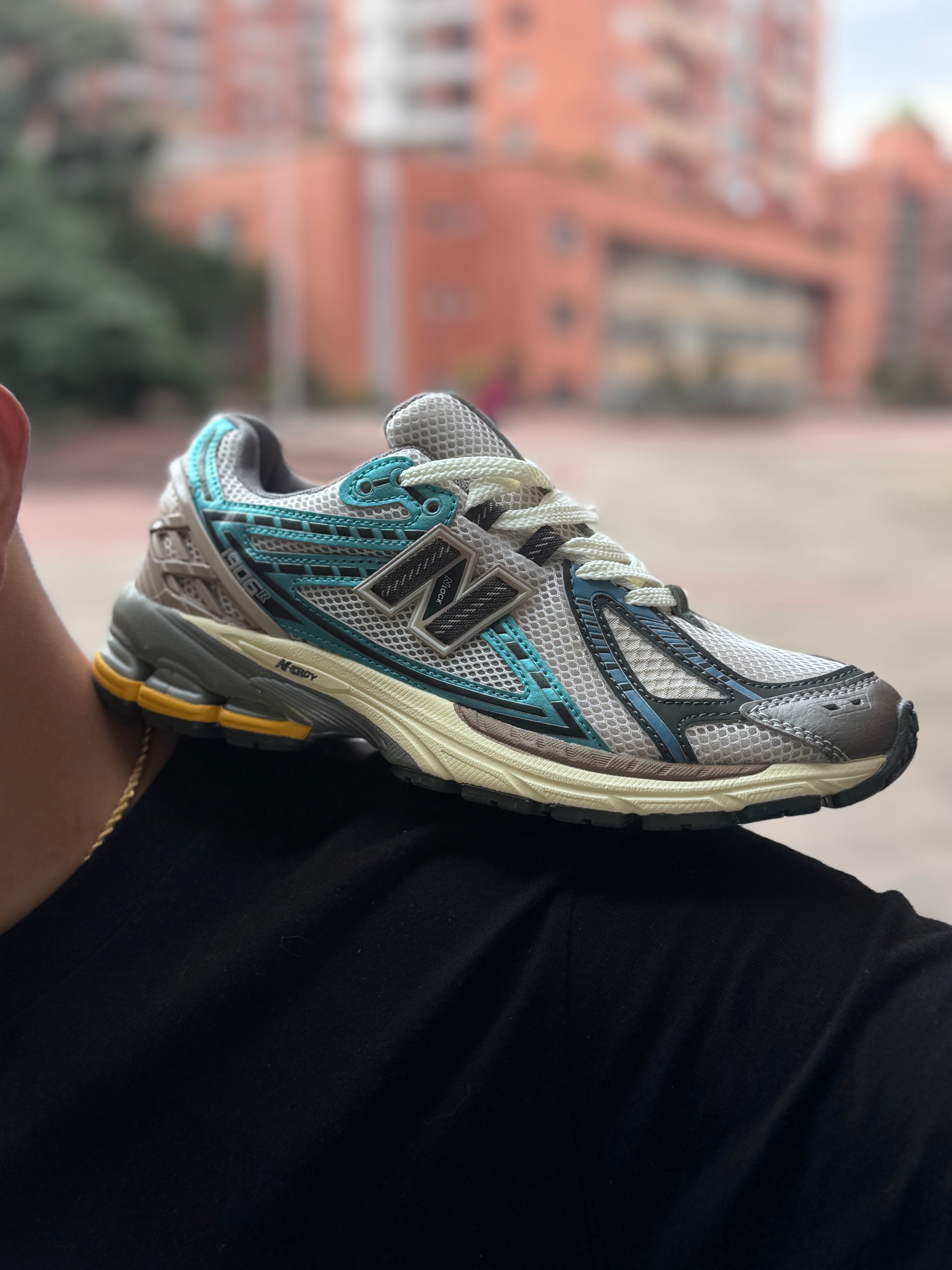New Balance 1906 R