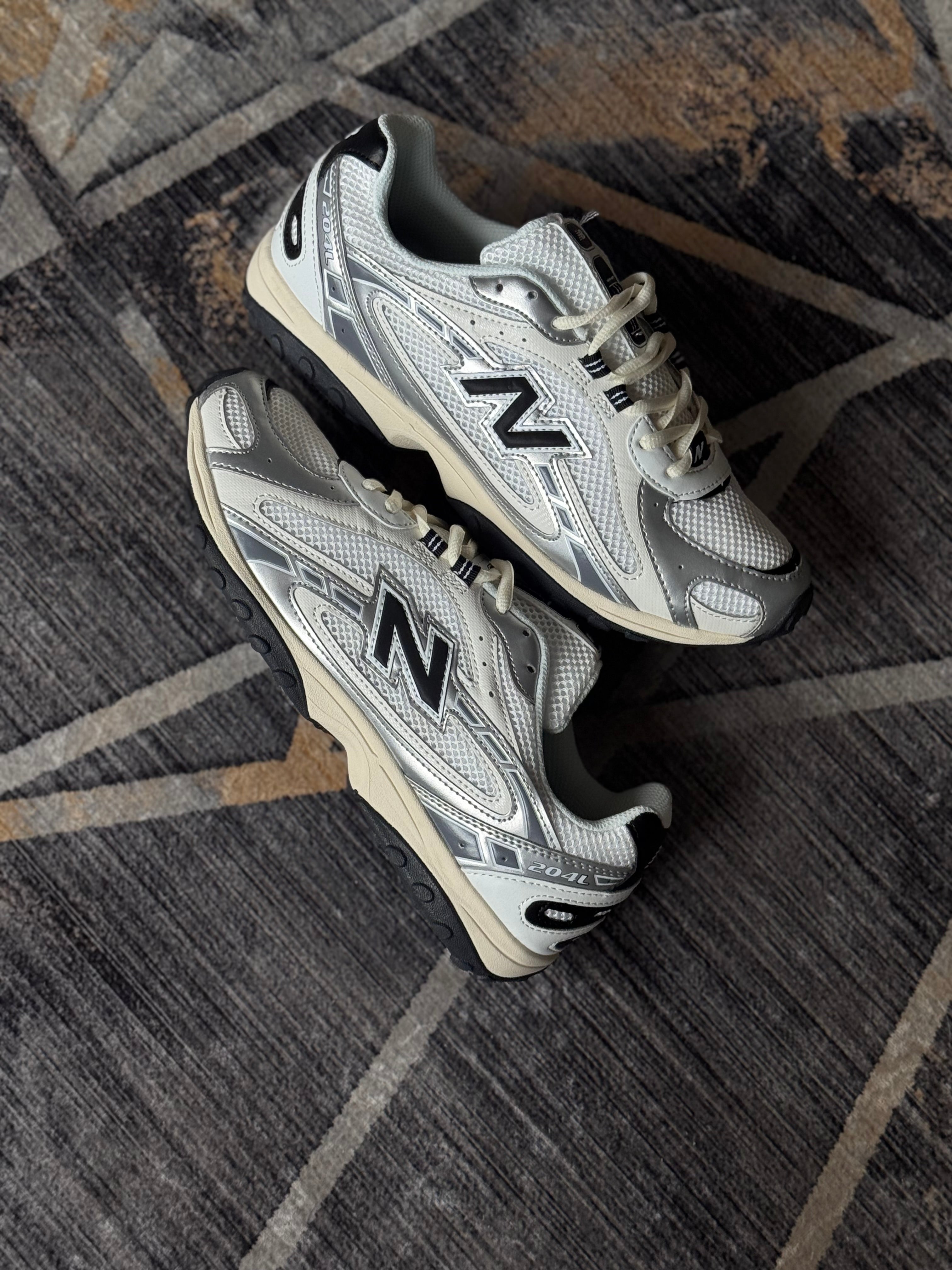 New balance 204L “silver”