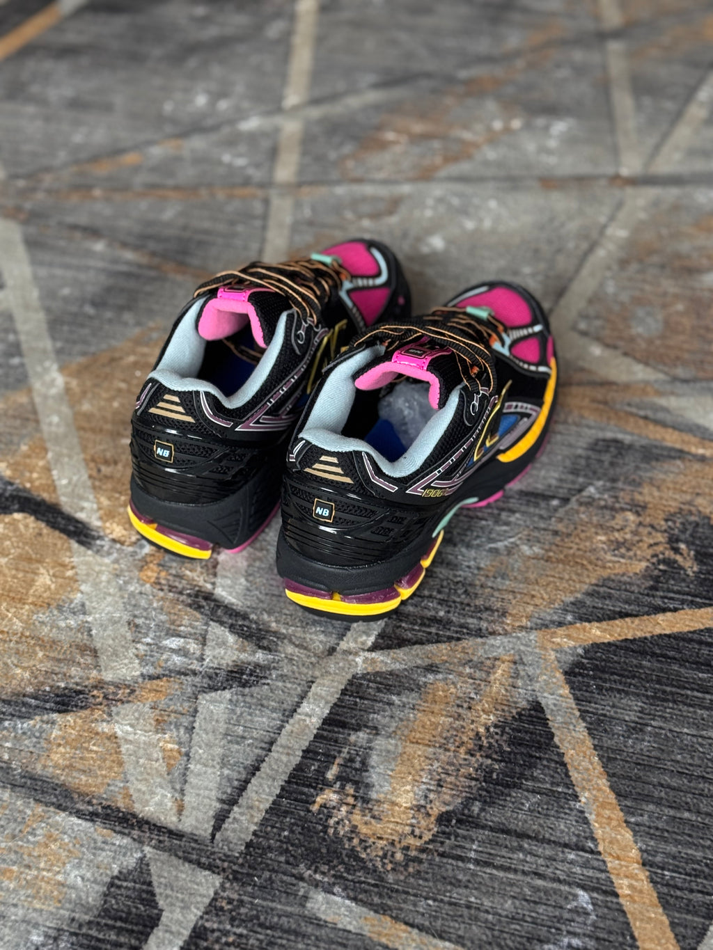 New balance 1906 R “neón nights”
