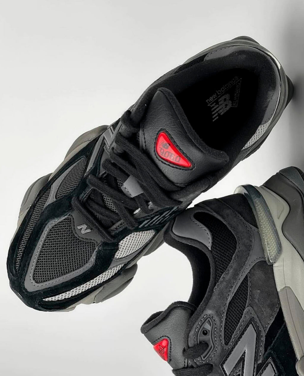 New Balance 9060 negra gris