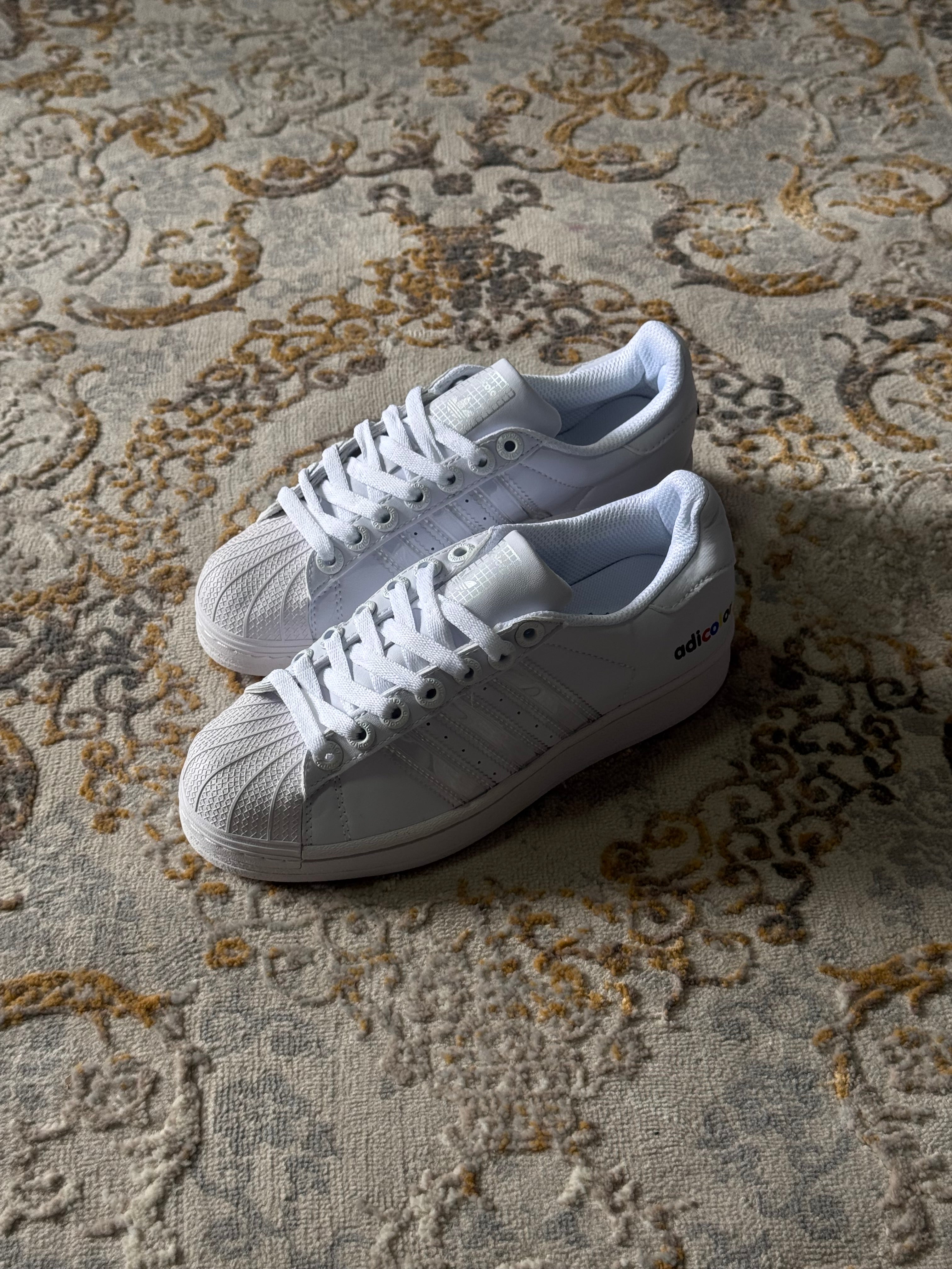 Adidas Superstar “adicolor”