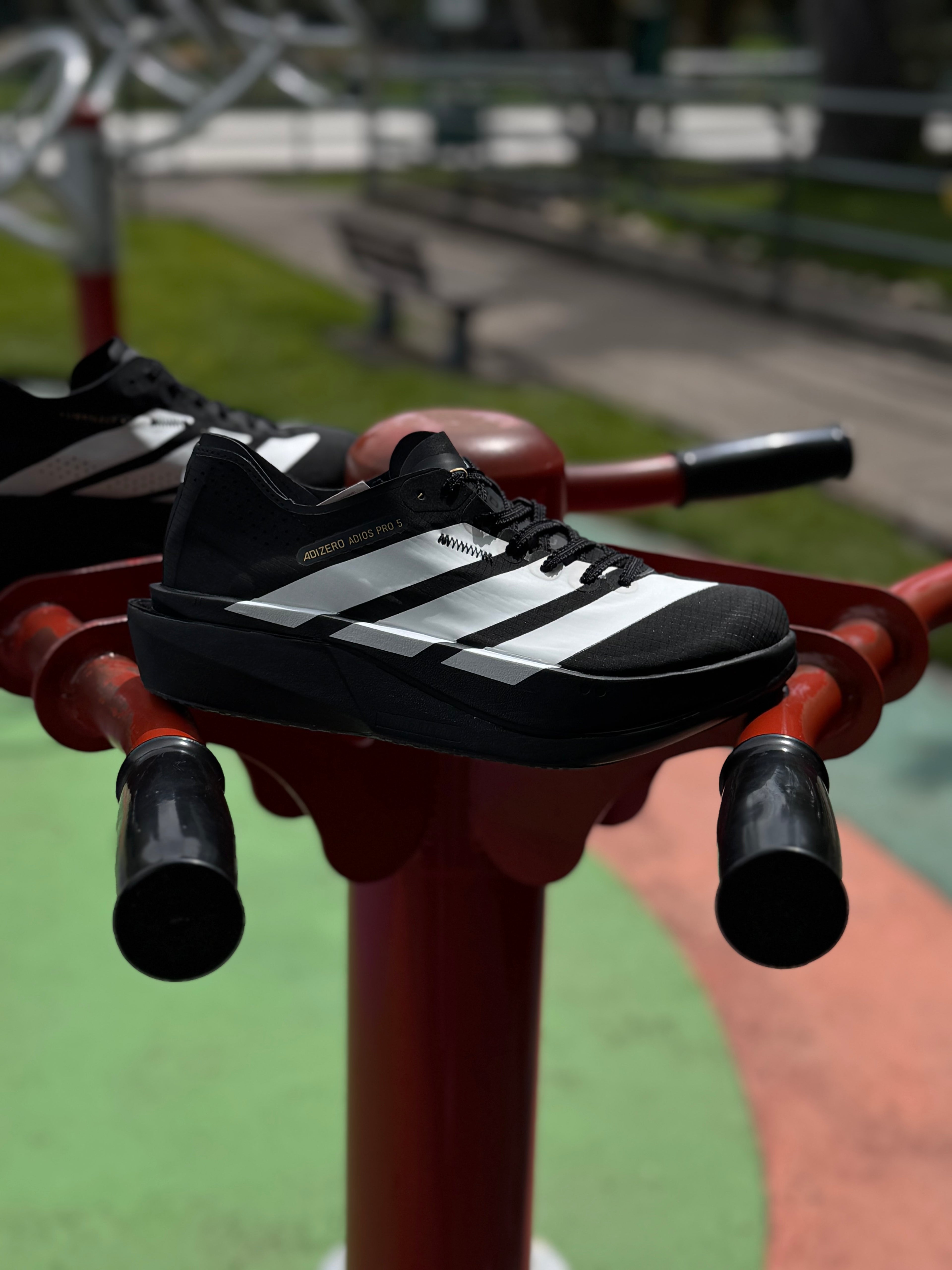 Adidas Adizero Adios Pro 5- negro
