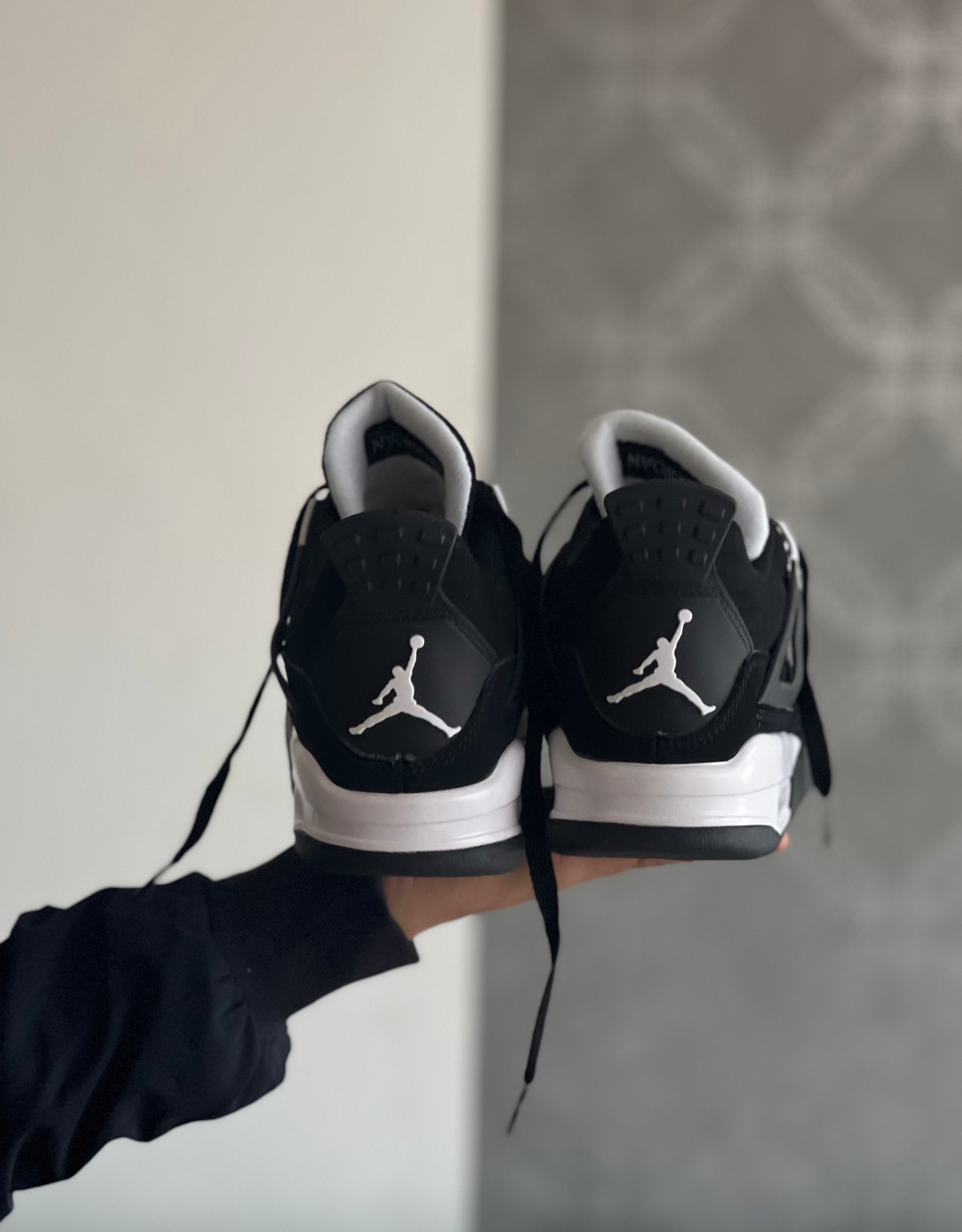 Nike Jordan 4 White Thunder