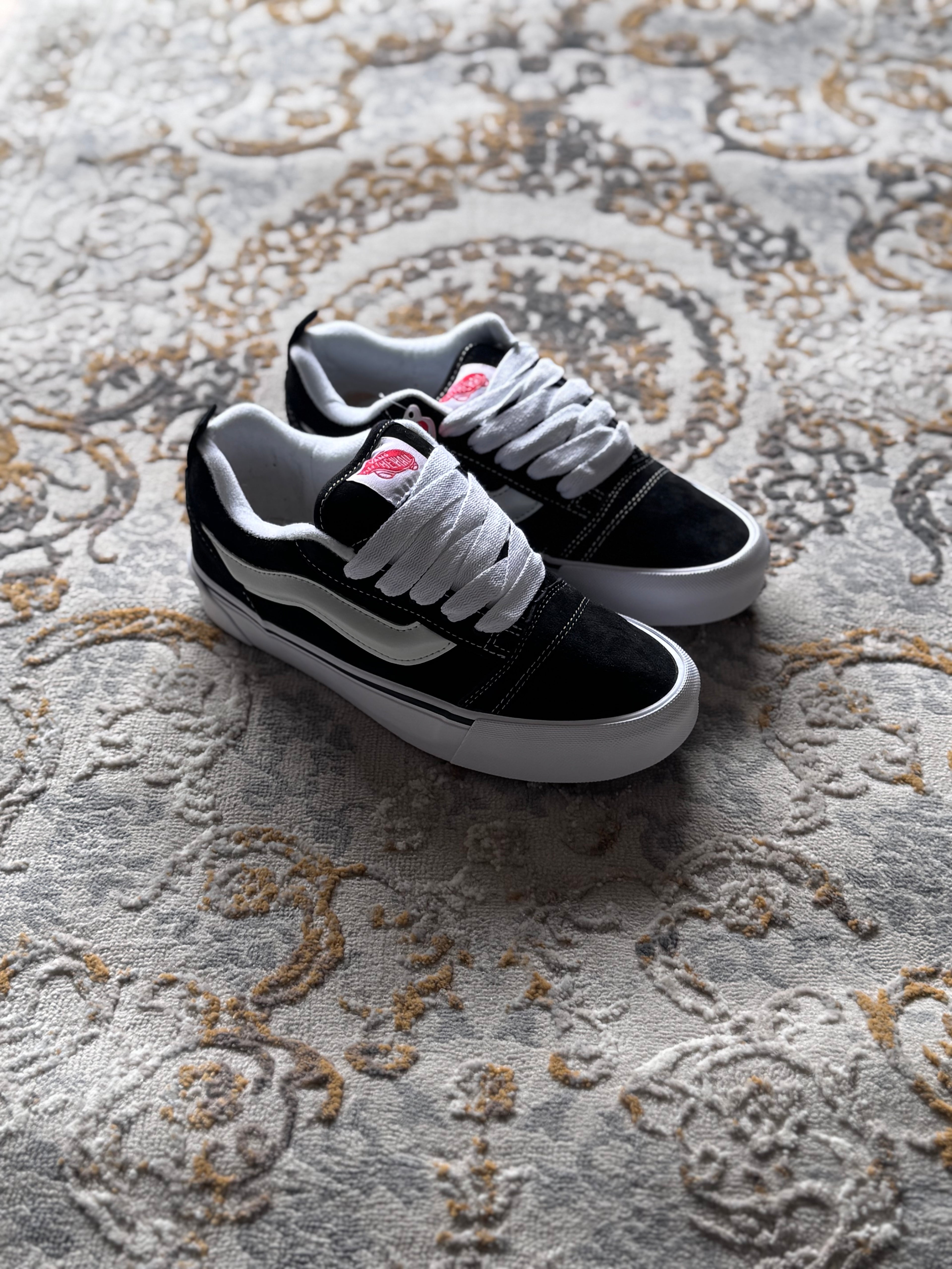 Vans “knu skool”