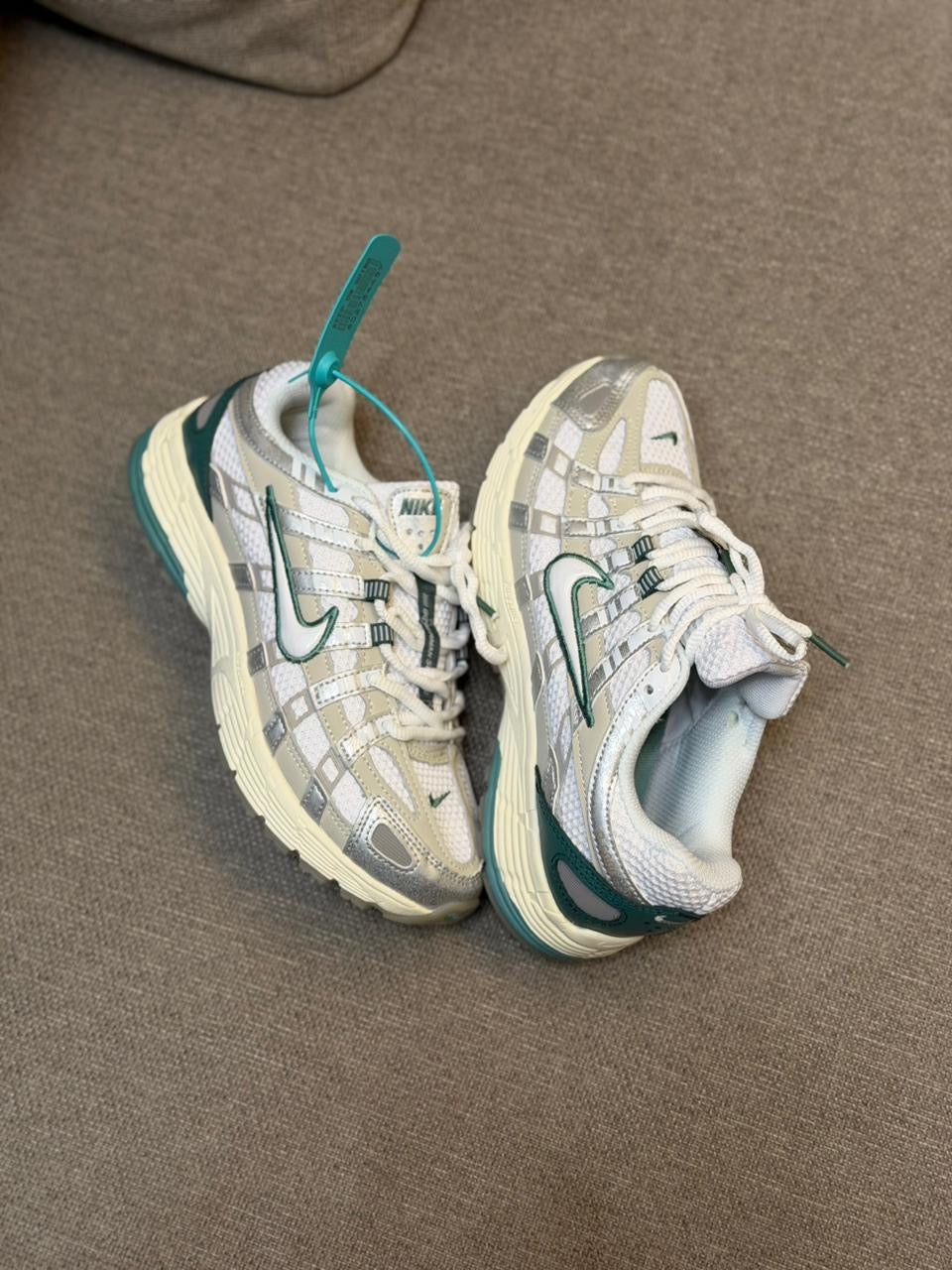 Nike p6000”light bone bicoastal green”
