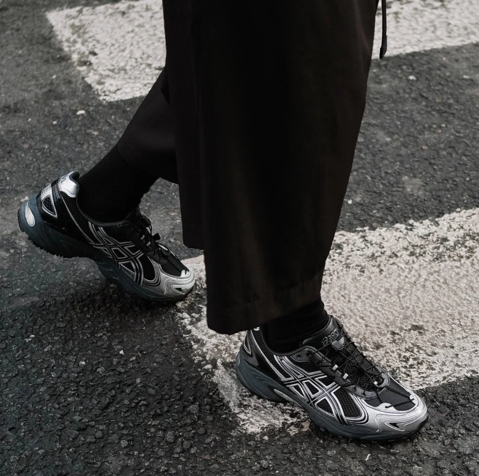 Asics gel kahana tr 4 “gris negra “