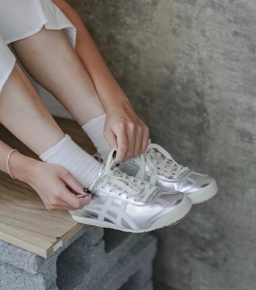 Tiger onitsuka “silver “
