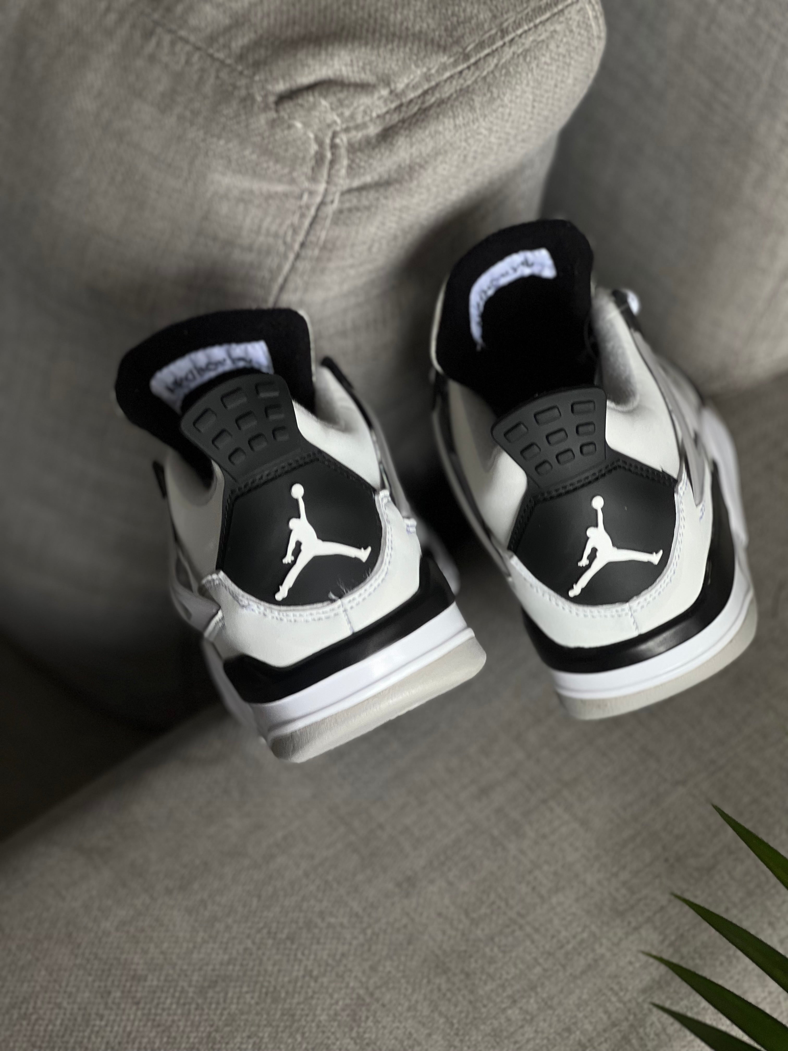 Nike Jordan 4 “military black”