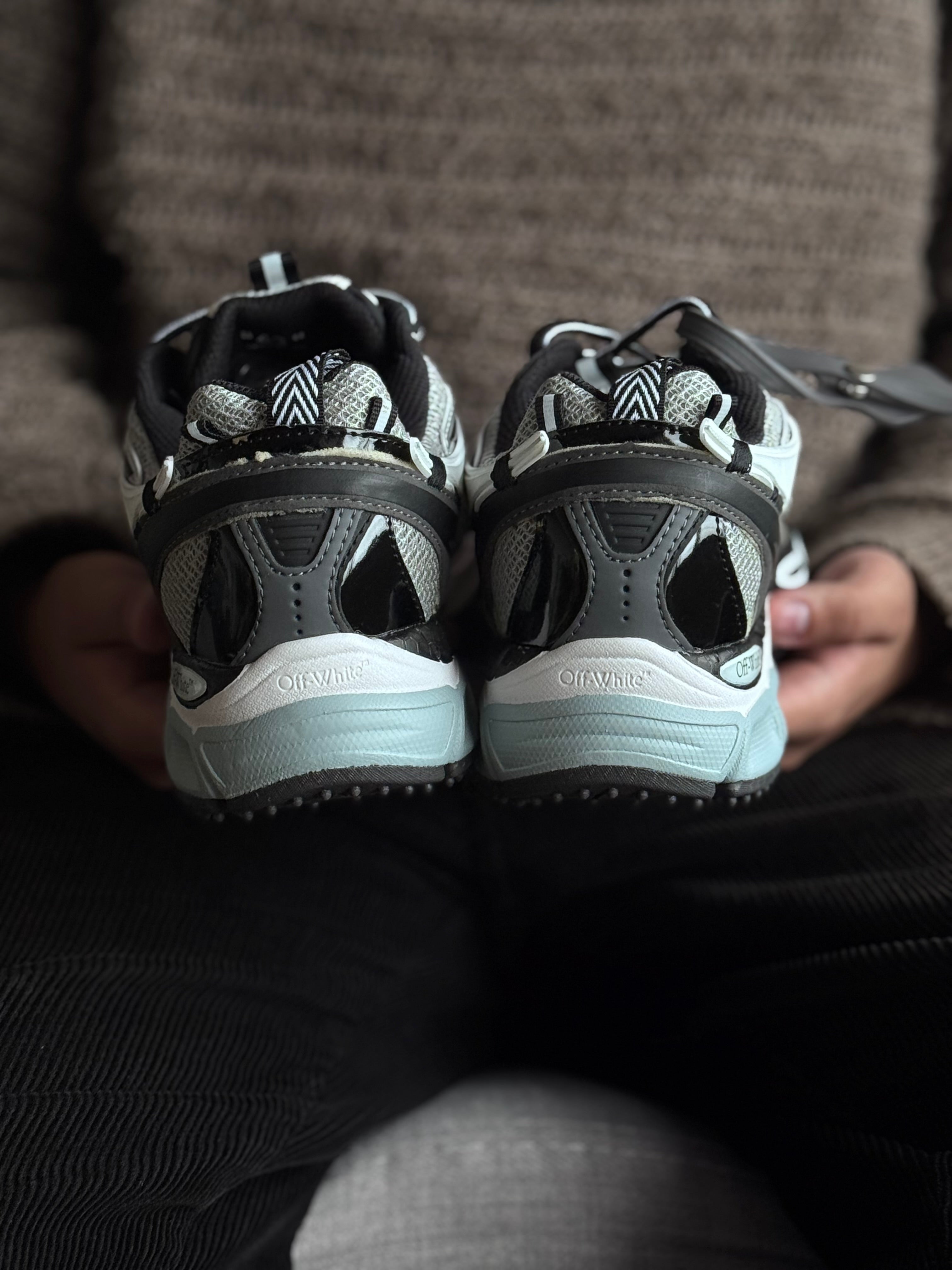 OFF-WHITE Be Right Back