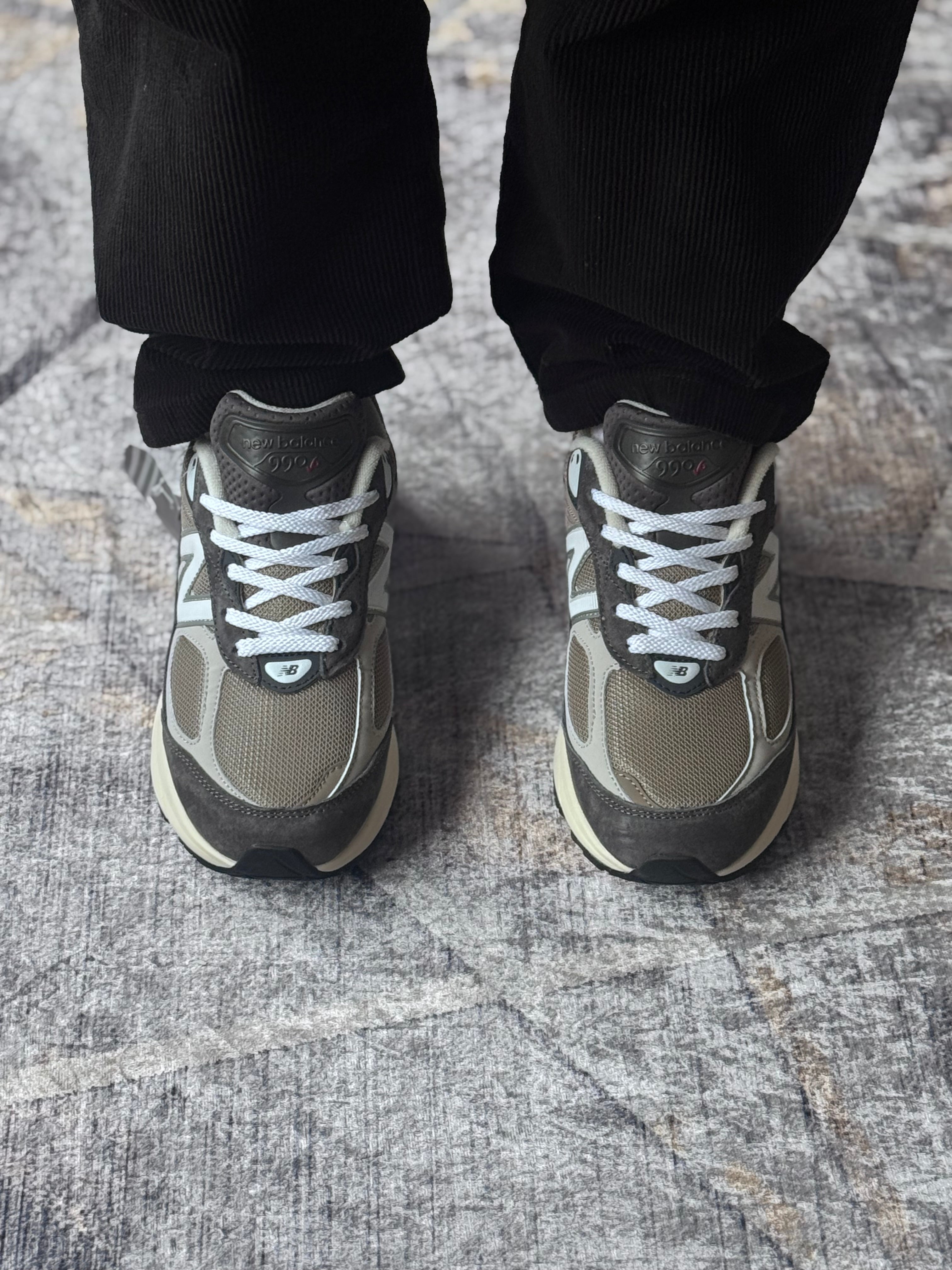 New Balance 990