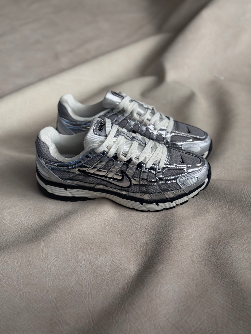 Nike p6000 “metalic silver”