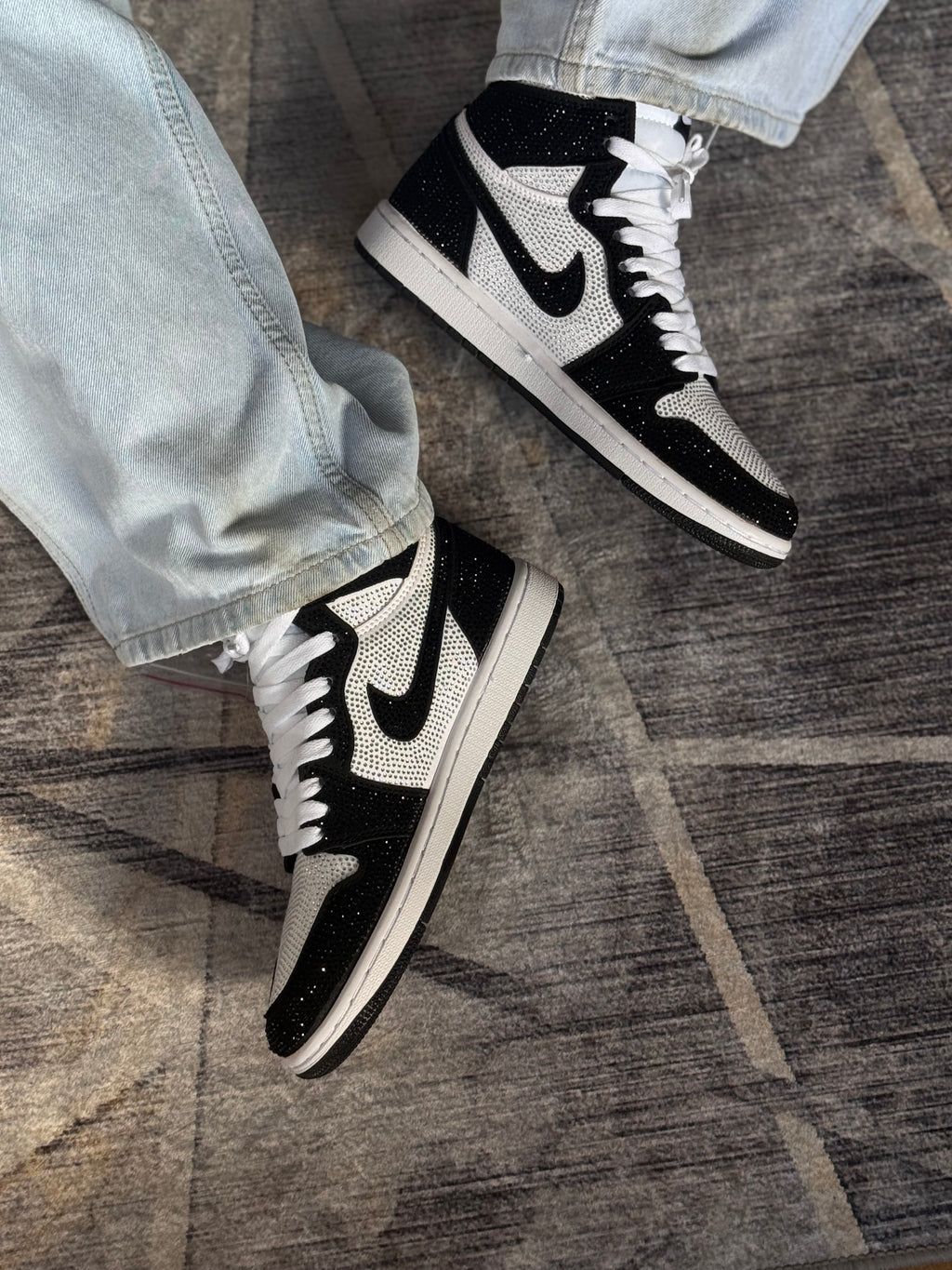 Nike Jordan 1 panda x swarovski