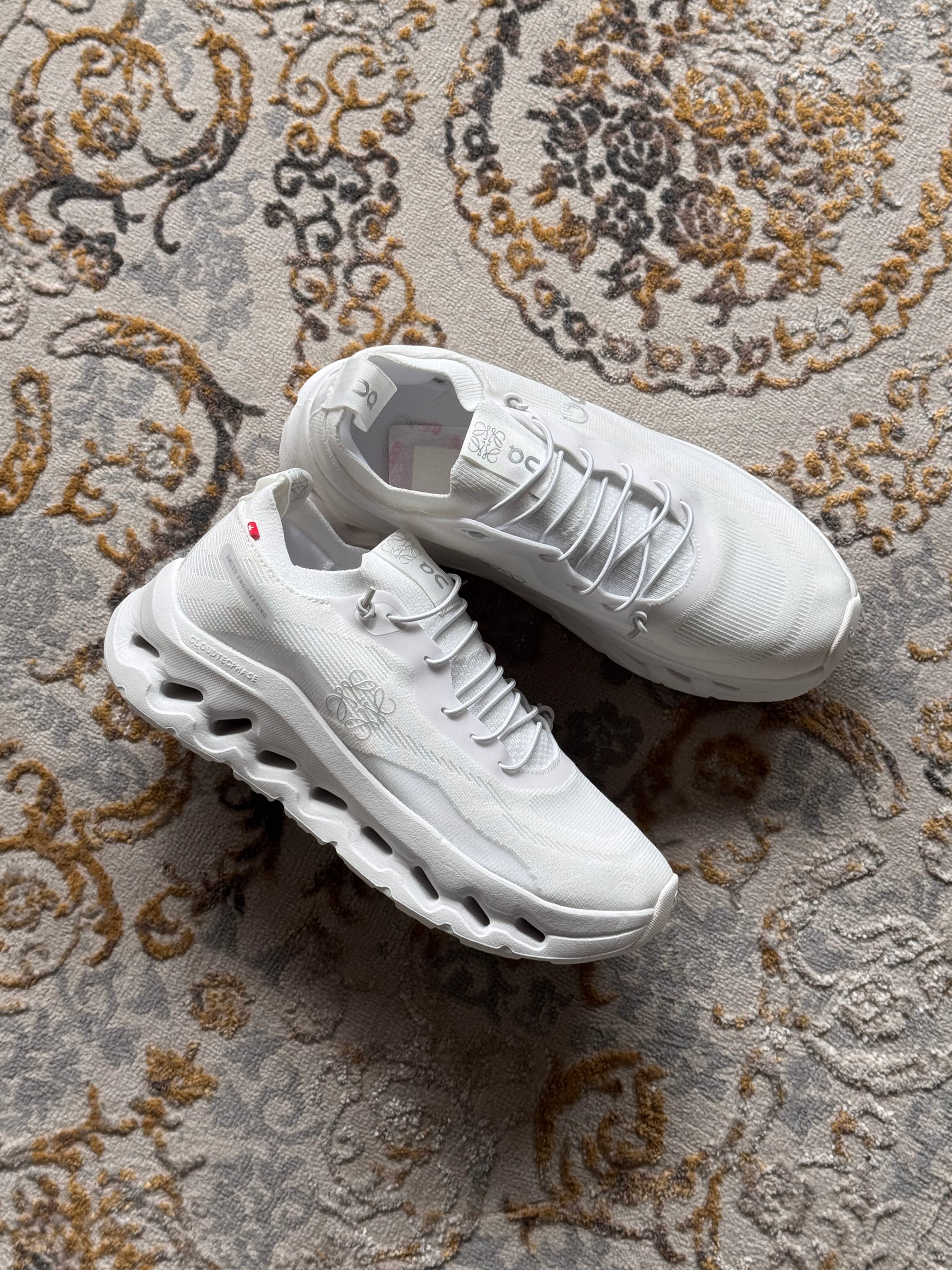 On cloud tilit x loewe “all white”