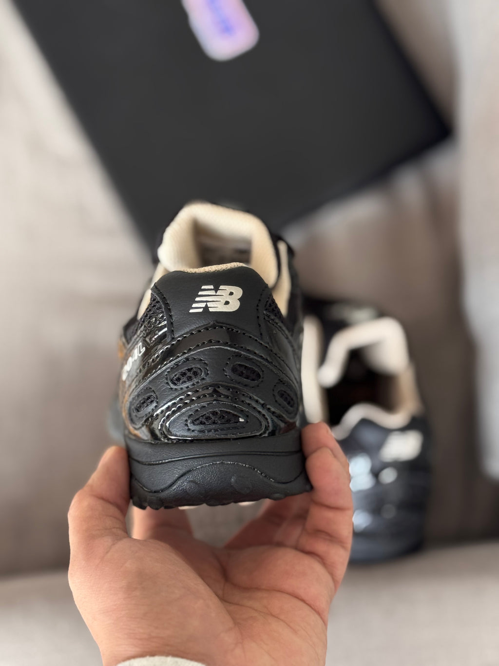 New Balance 204L “ black “