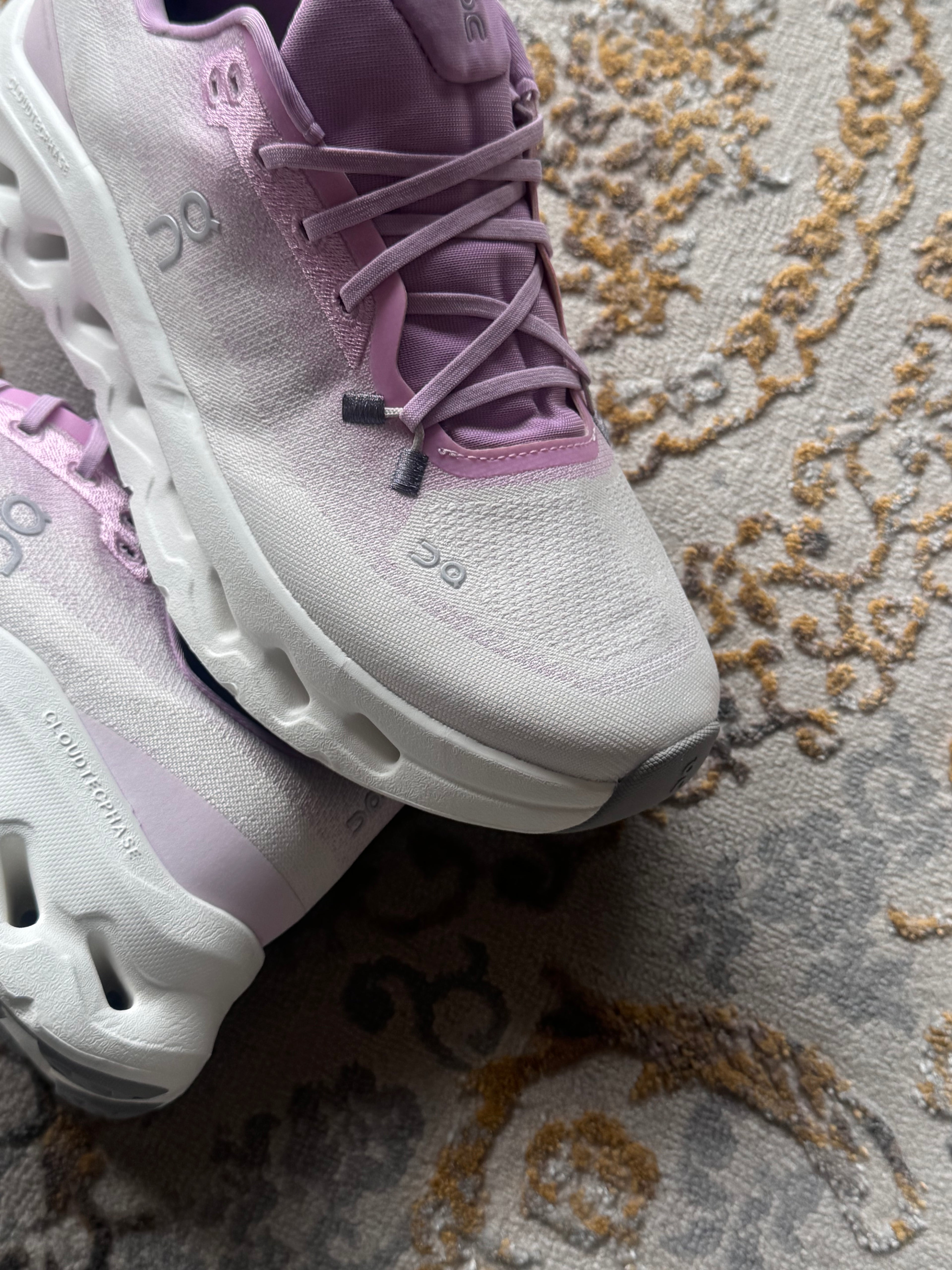 On cloud tilt “blanco rosa”