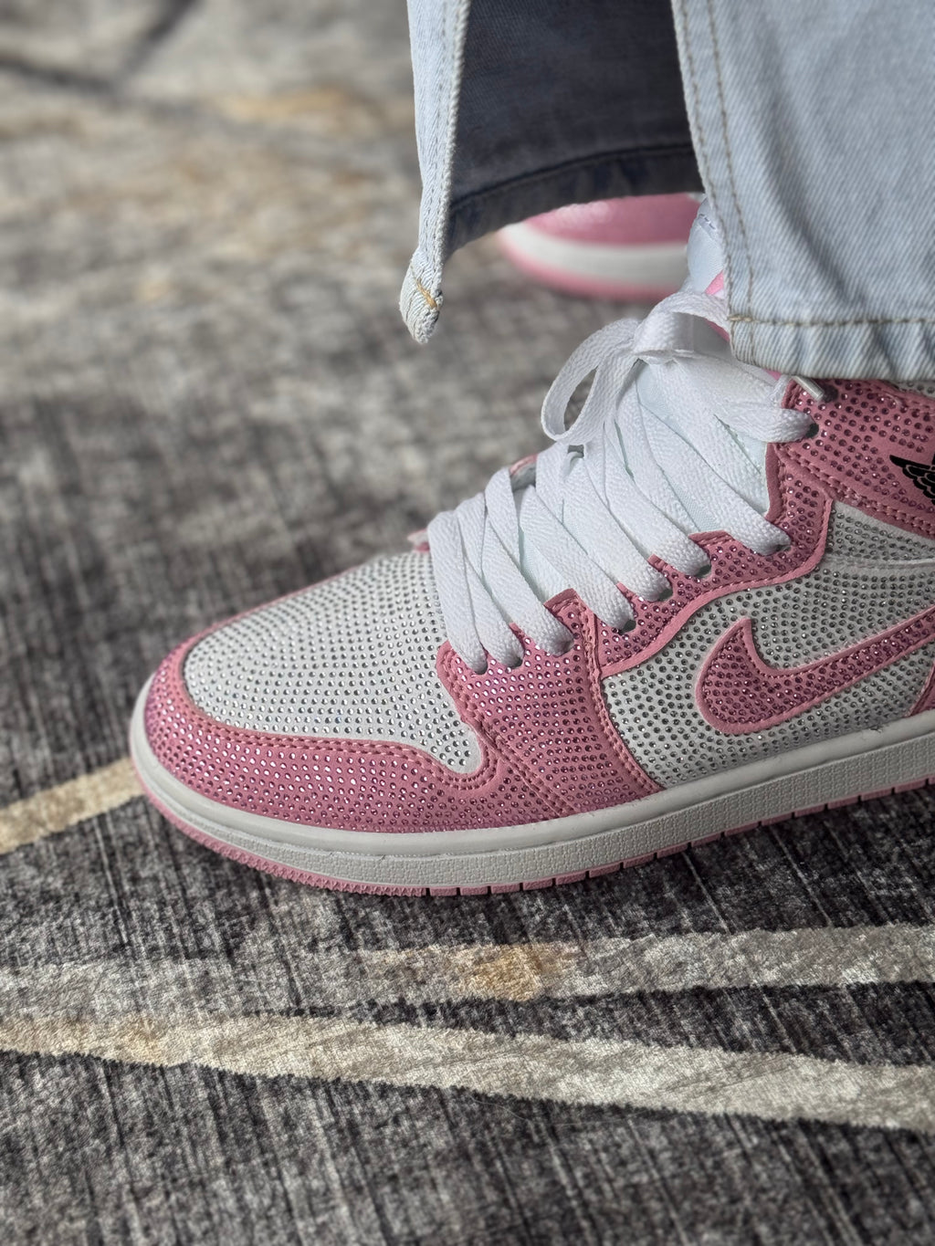 Air Jordan 1 pink x swarovski
