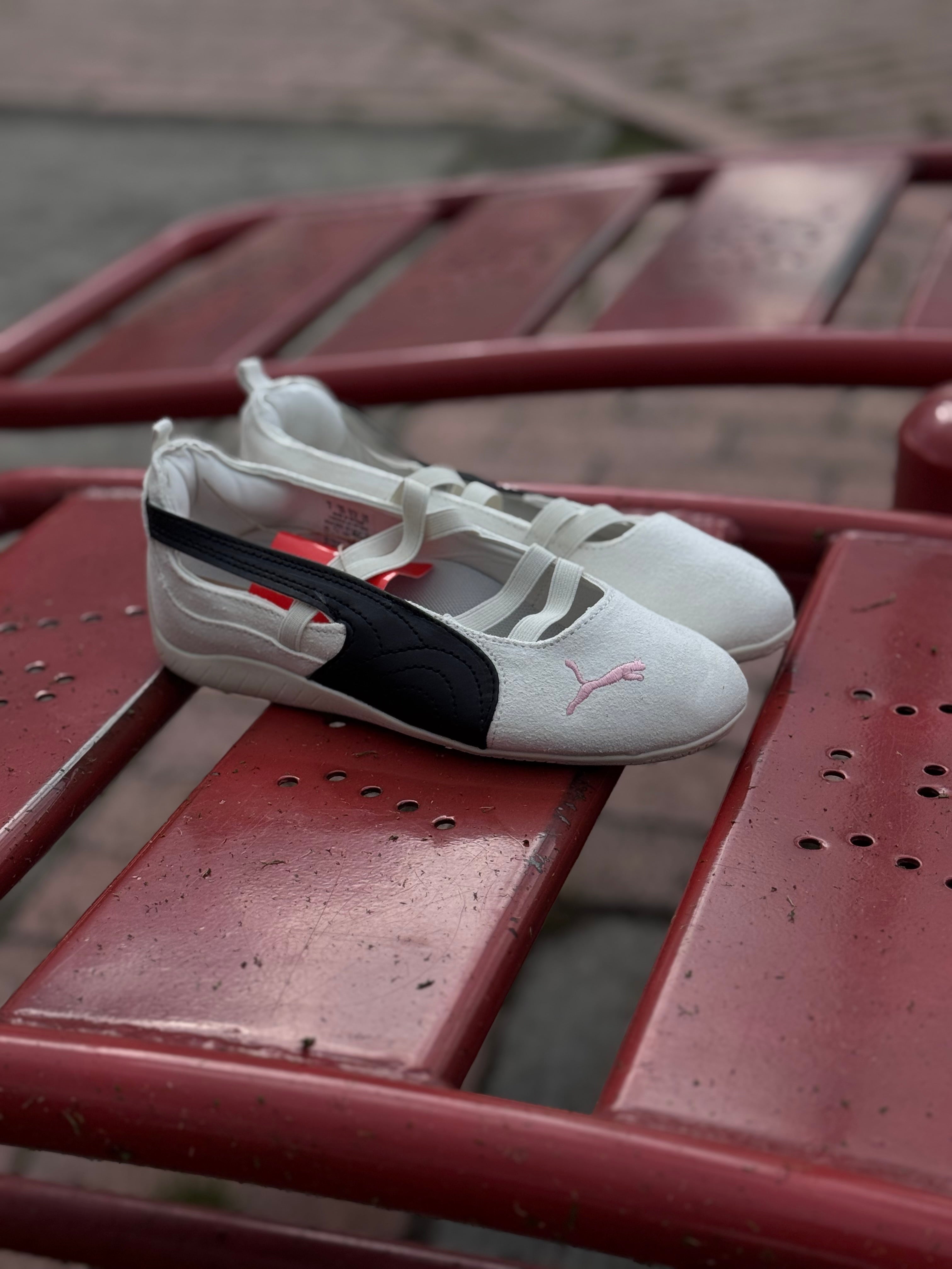 Puma flats speedcat ballet “blanco negro “