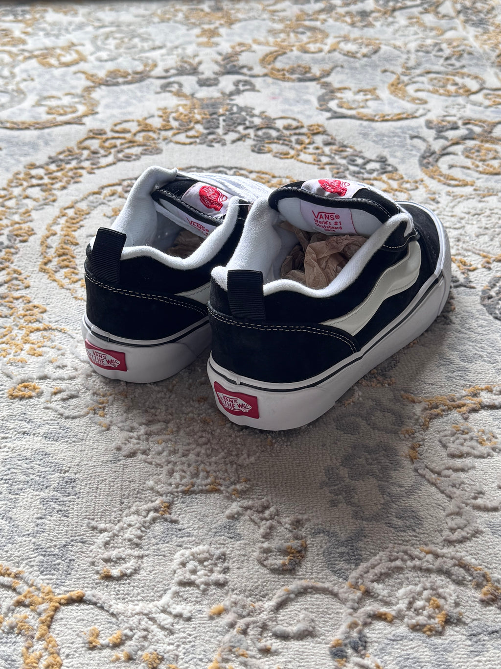 Vans “knu skool”